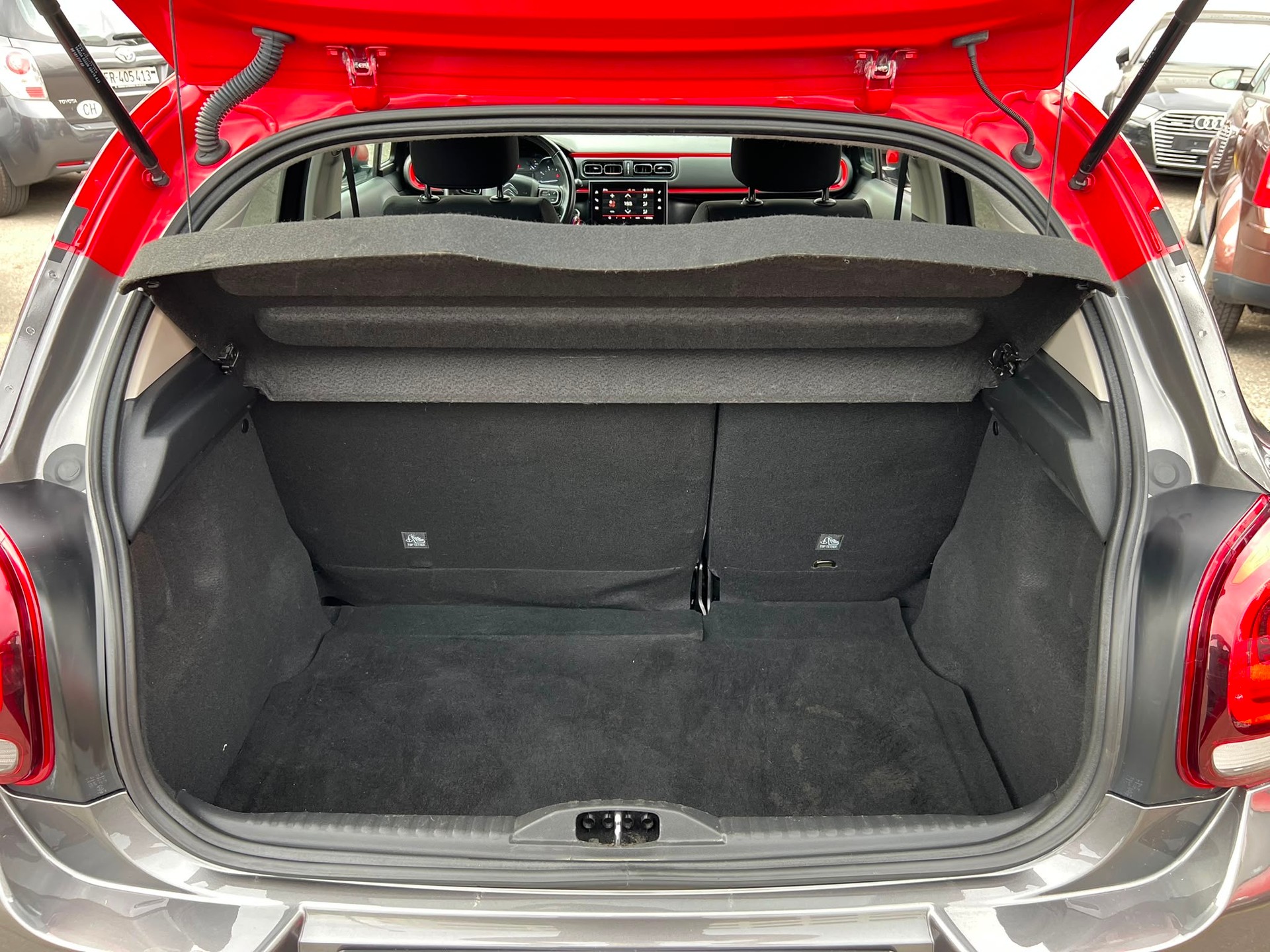 CITROEN C3 1.2i PureTech Shine-image-12