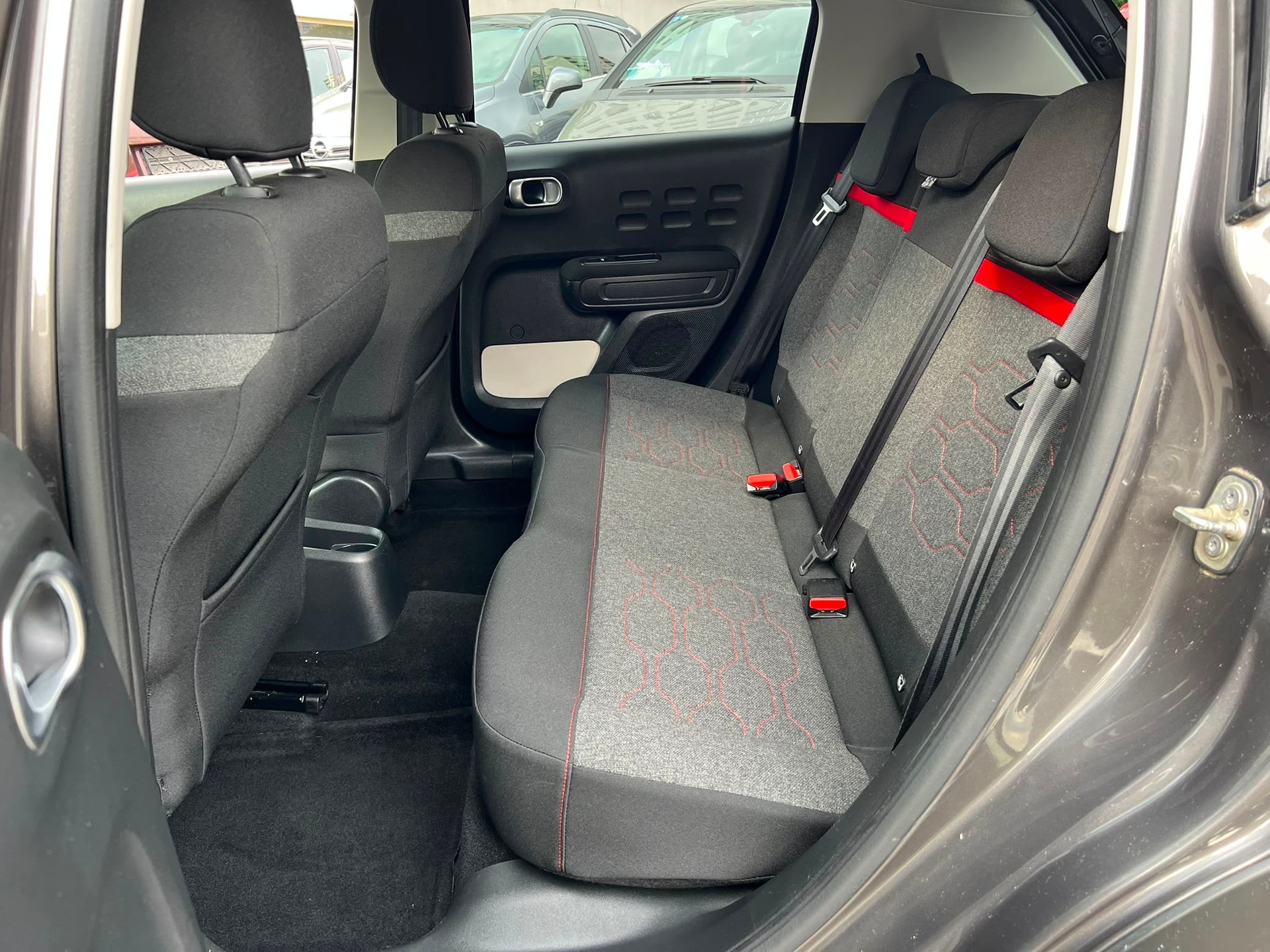 CITROEN C3 1.2i PureTech Shine-image-6