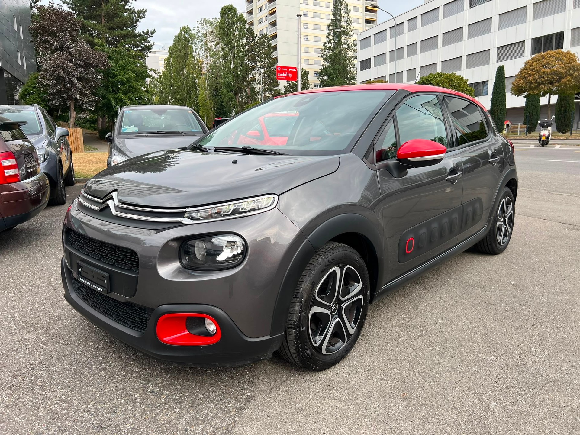 CITROEN C3 1.2i PureTech Shine-image-0