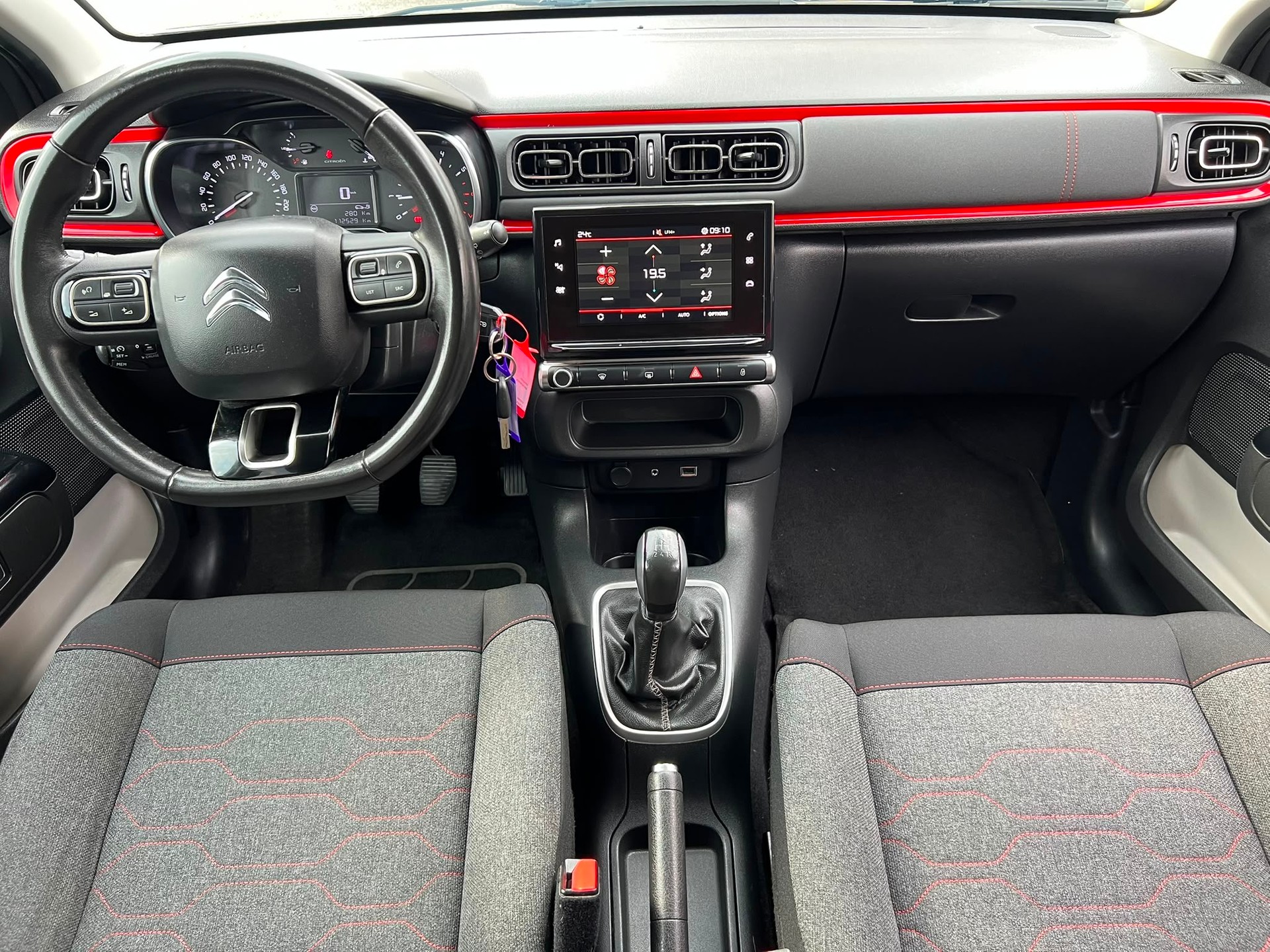 CITROEN C3 1.2i PureTech Shine-image-9