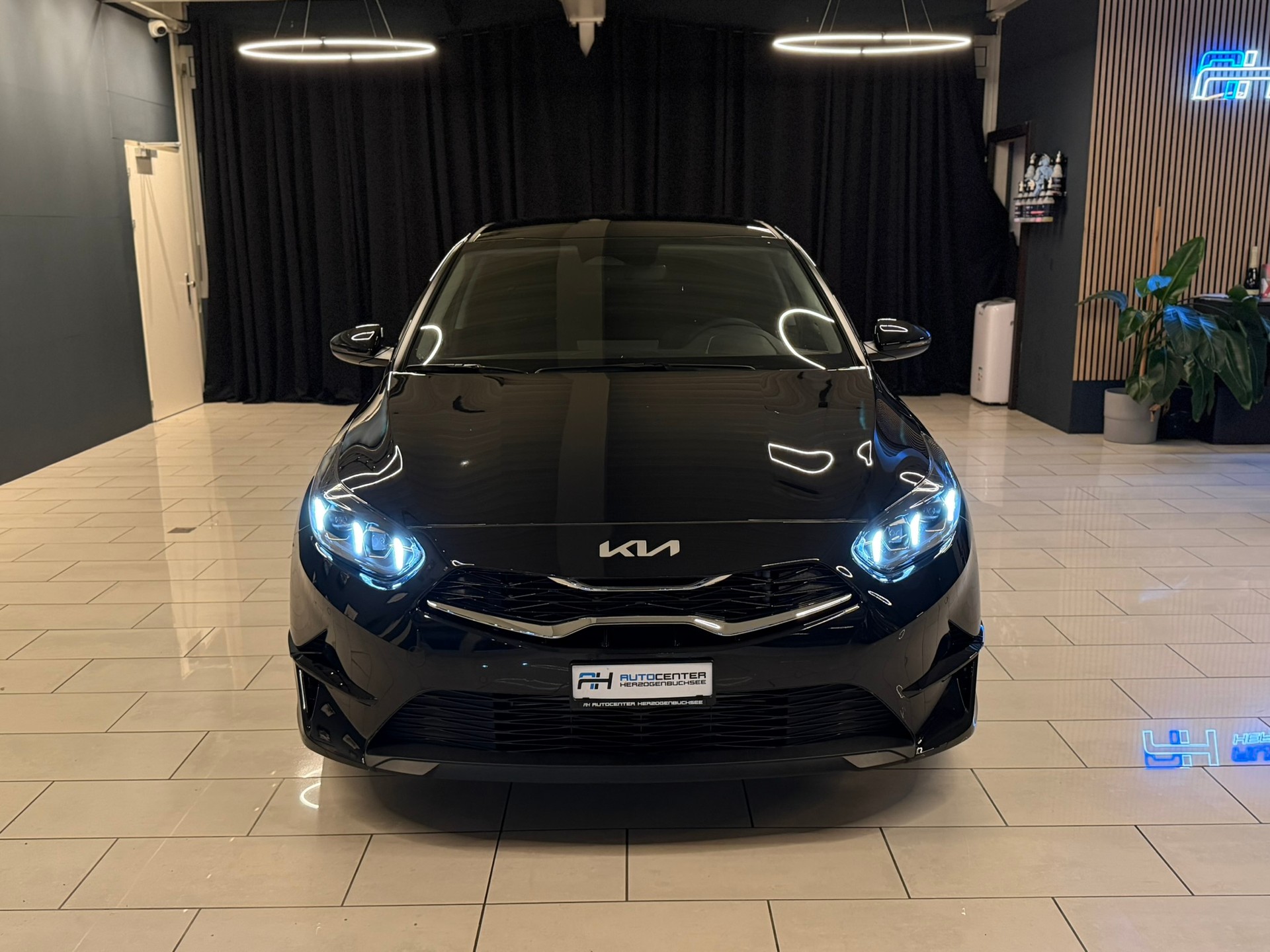 KIA Ceed 1.5 T-GDi Power DCT-image-1
