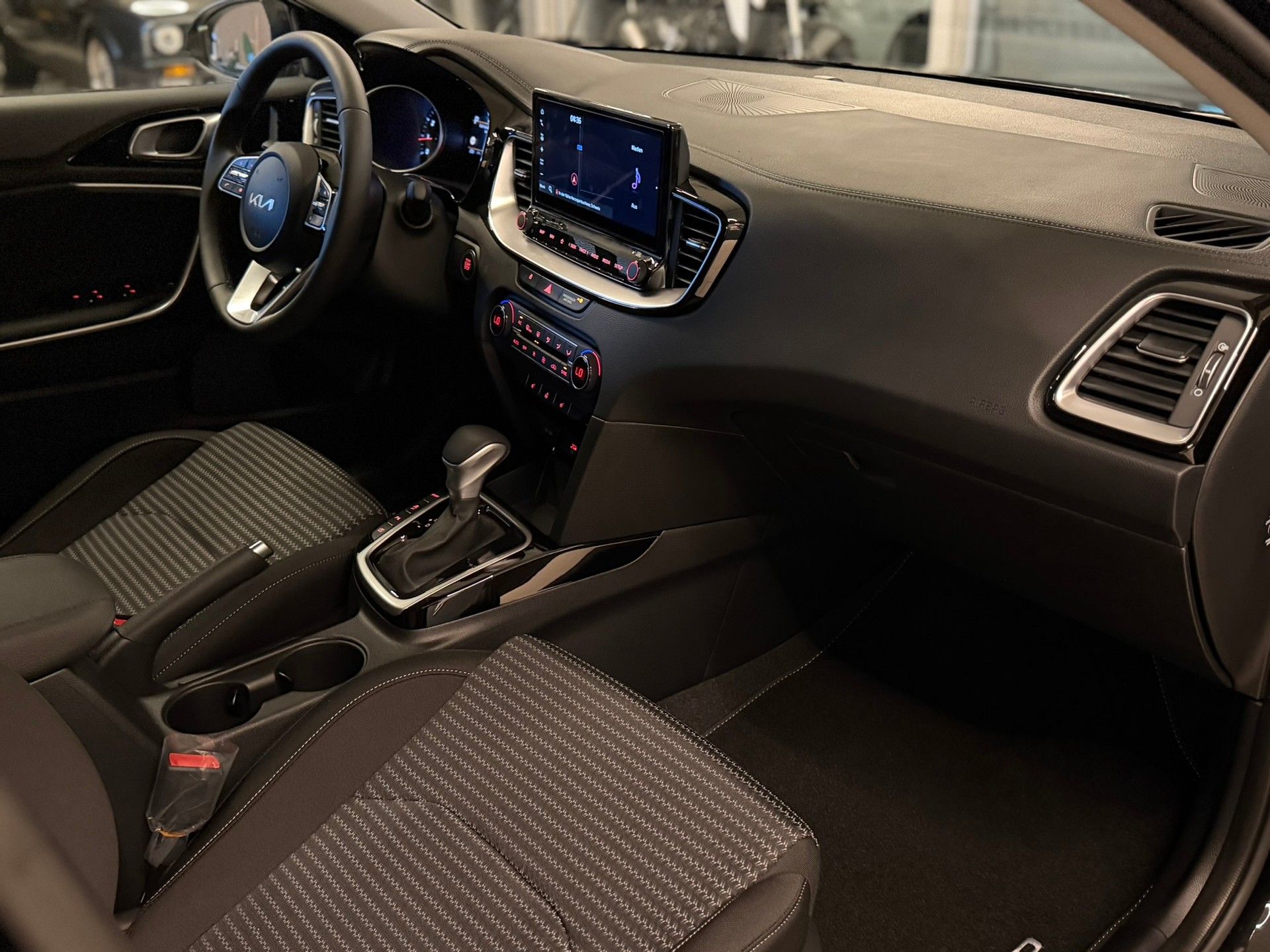 KIA Ceed 1.5 T-GDi Power DCT-image-11