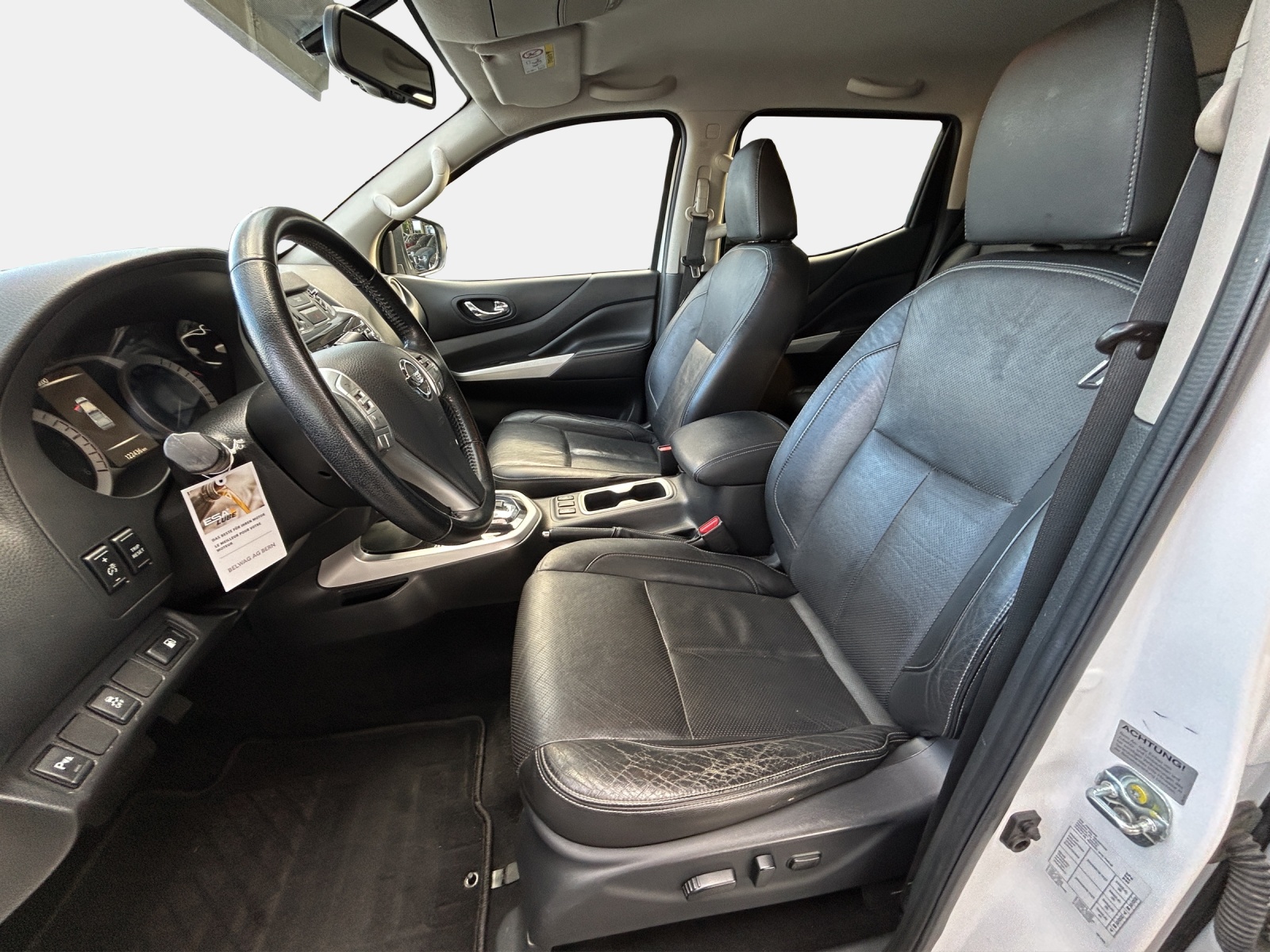 NISSAN Navara 2.3D/190 Double Cab Tekna-image-9