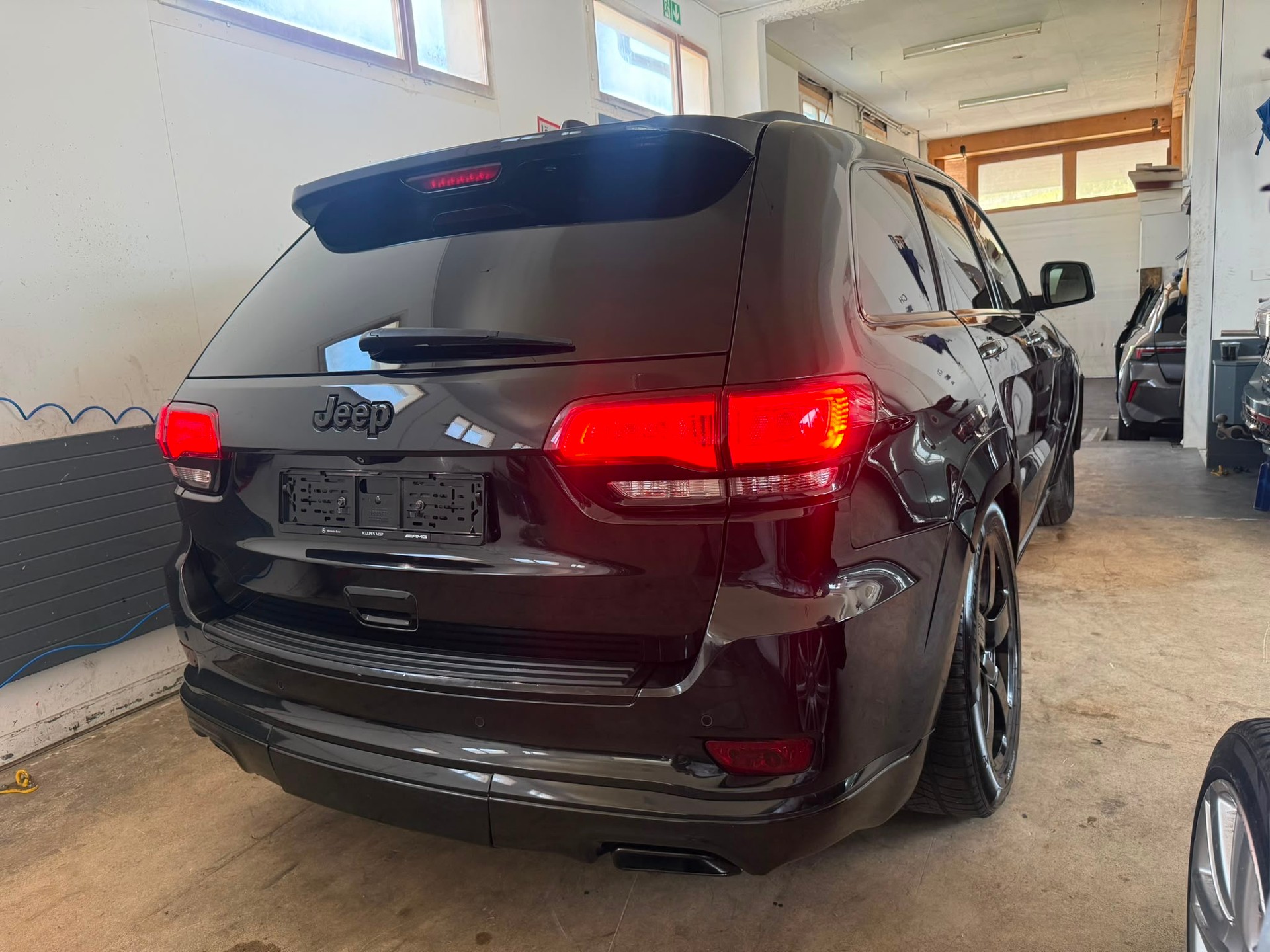JEEP Grand Cherokee 3.0 CRD Summit Automatic-image-2