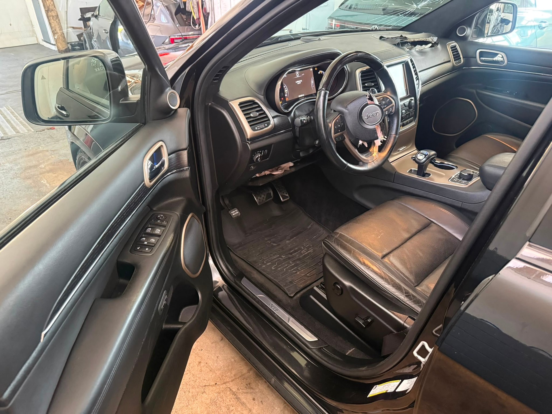 JEEP Grand Cherokee 3.0 CRD Summit Automatic-image-6