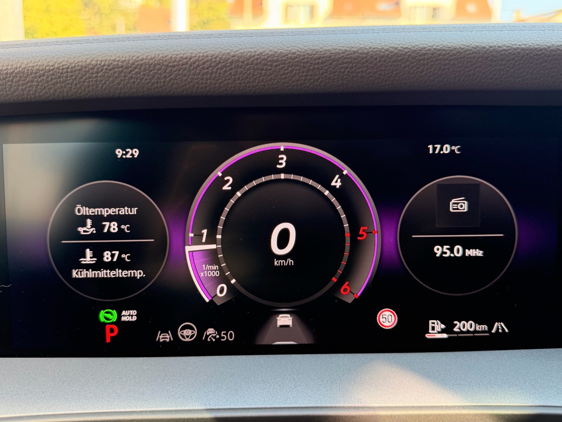 VW Tayron 2.0 TDI 193 PS 4Motion R-LINE *** BLACK STYLE PAKET & 360 GRAD KAMERA-image-9