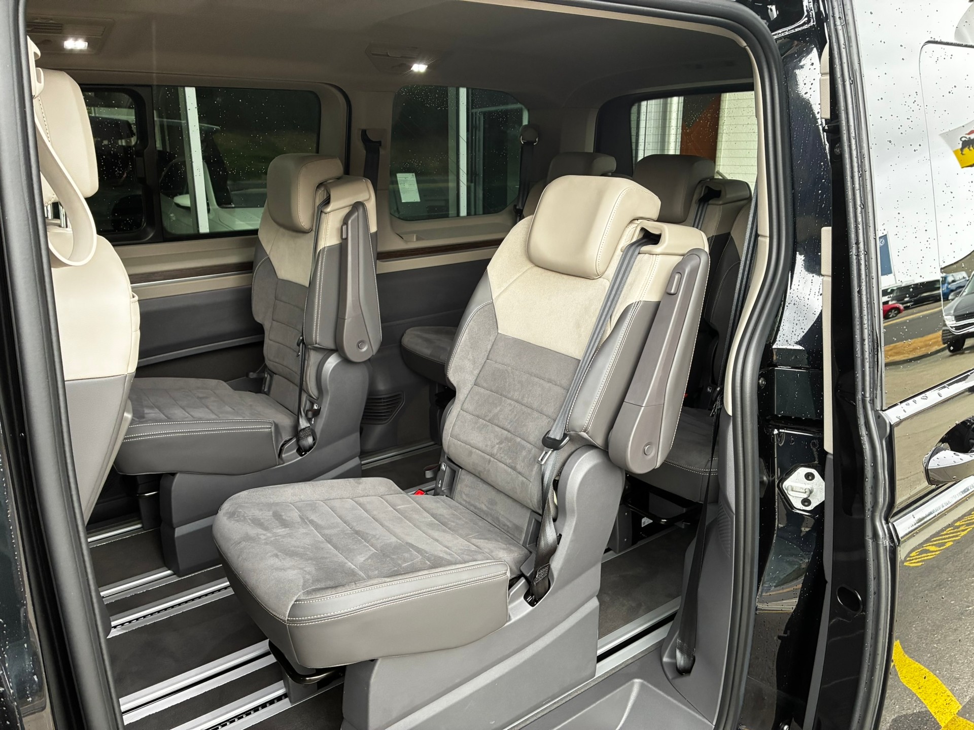 VW Multivan 2.0 TDI Style DSG-image-8