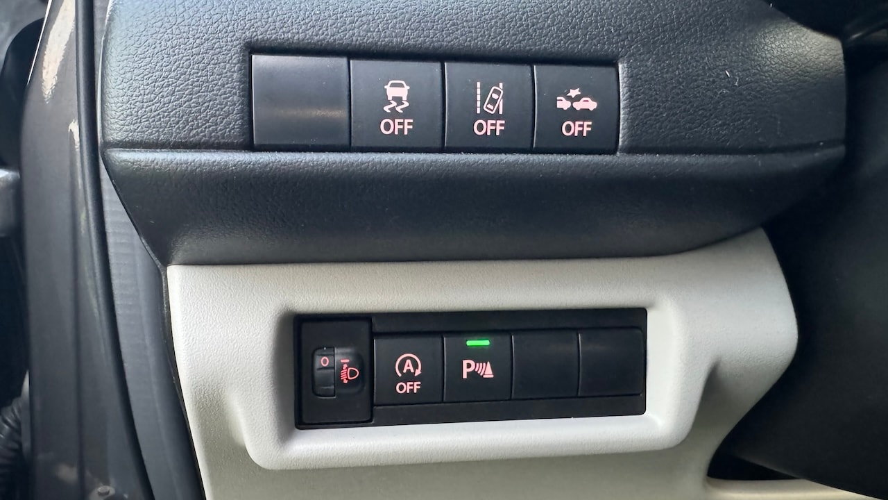 SUZUKI NEW SWIFT 1.2 COMPACT HYBRID 4X4-image-26