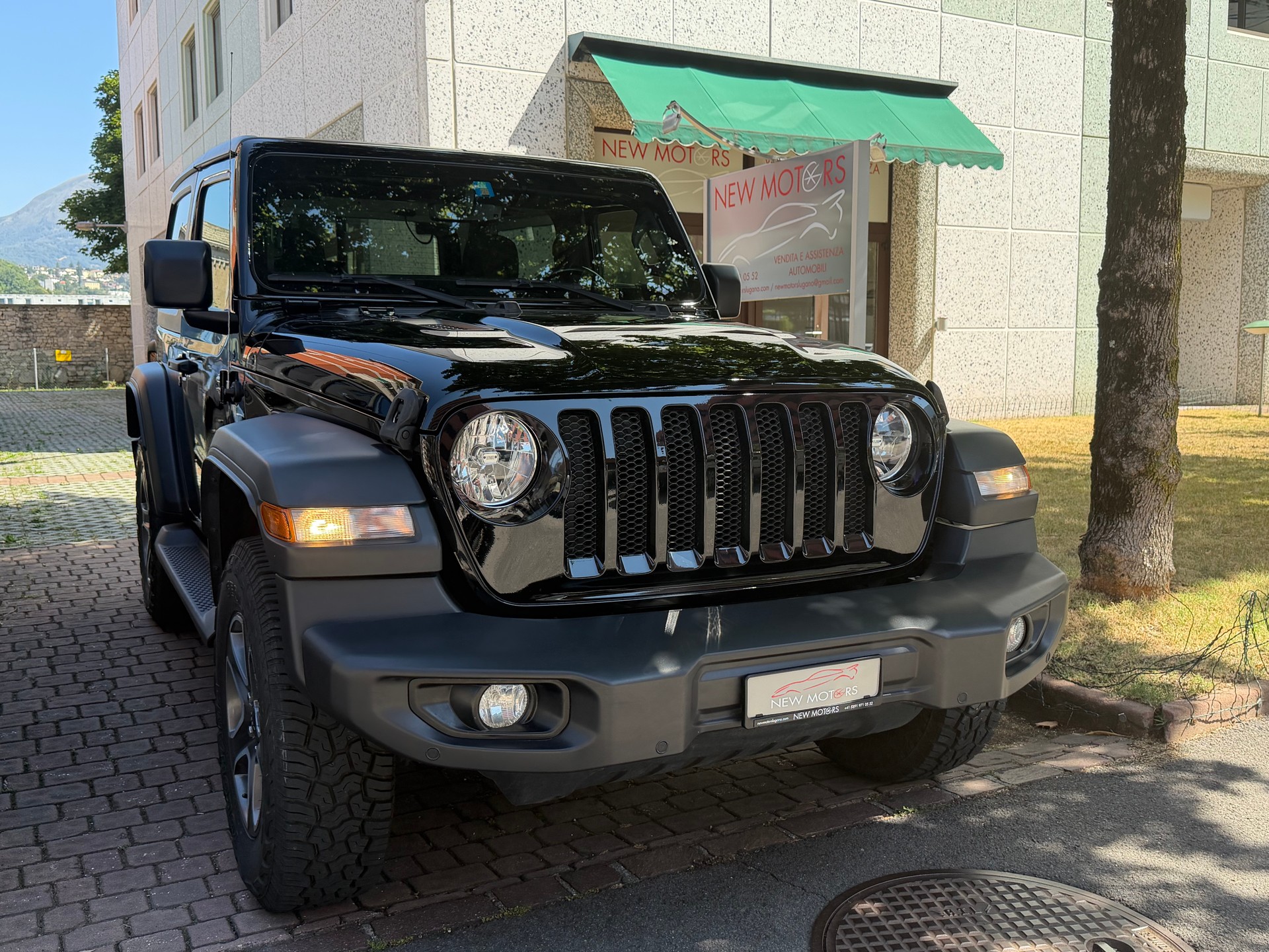 JEEP Wrangler 2.0 Sport Automatic-image-0