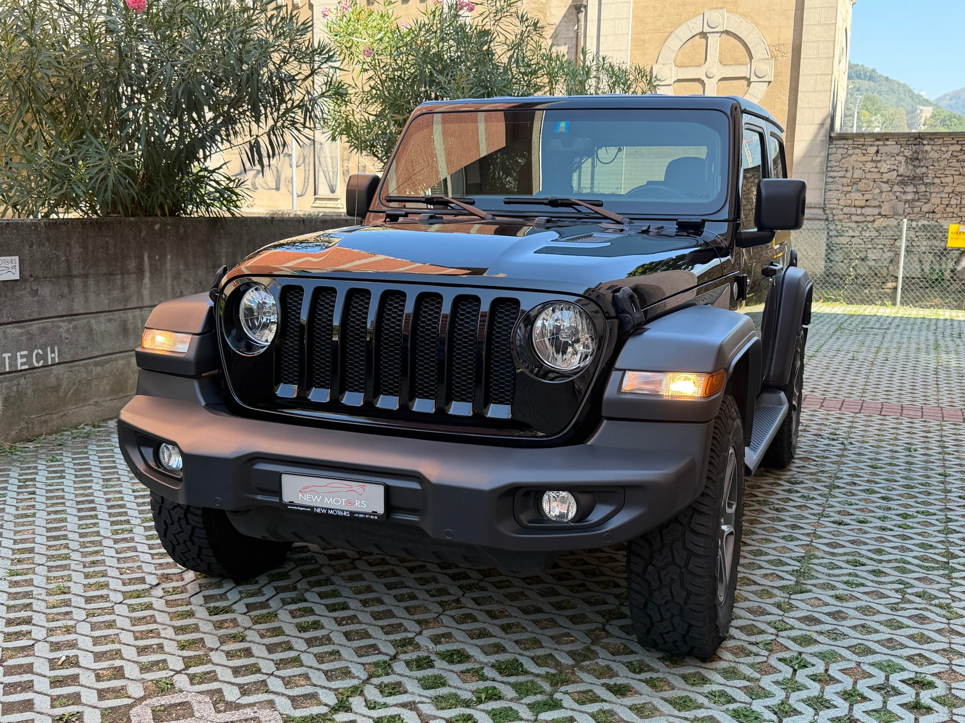 JEEP Wrangler 2.0 Sport Automatic-image-1