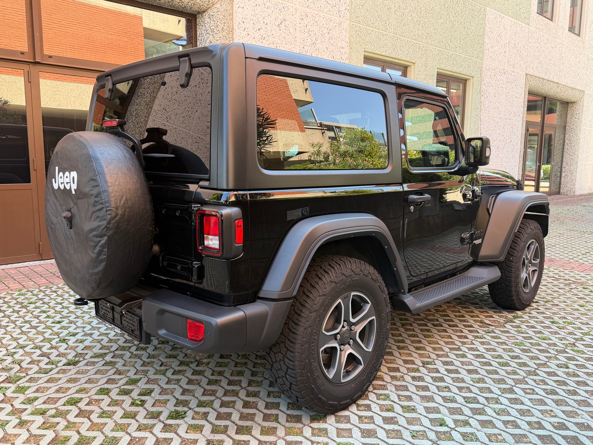 JEEP Wrangler 2.0 Sport Automatic-image-4