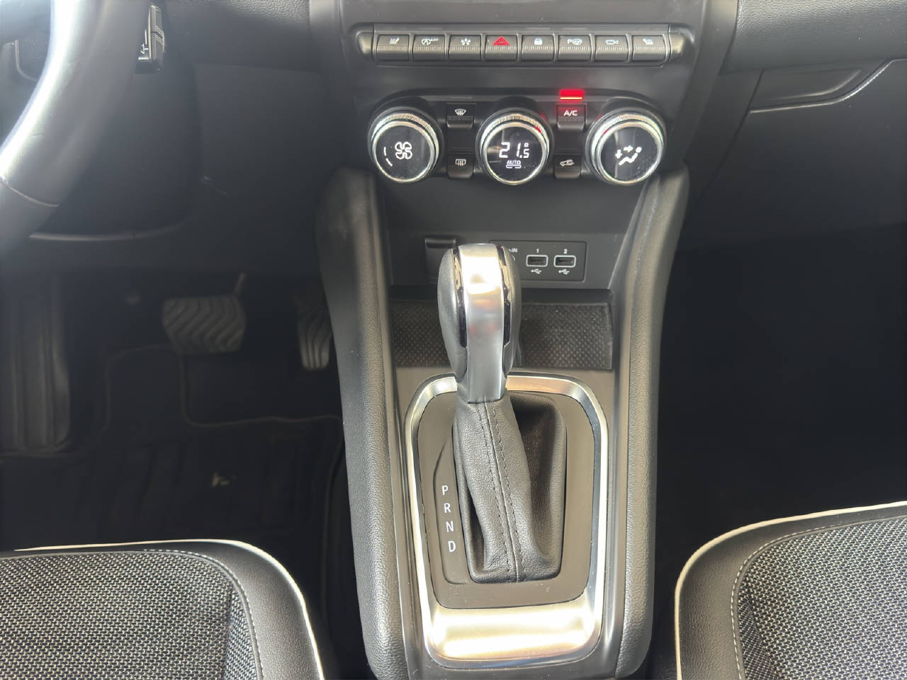 RENAULT Captur 1.3 TCe 155PS Edition One EDC-Automat-image-12