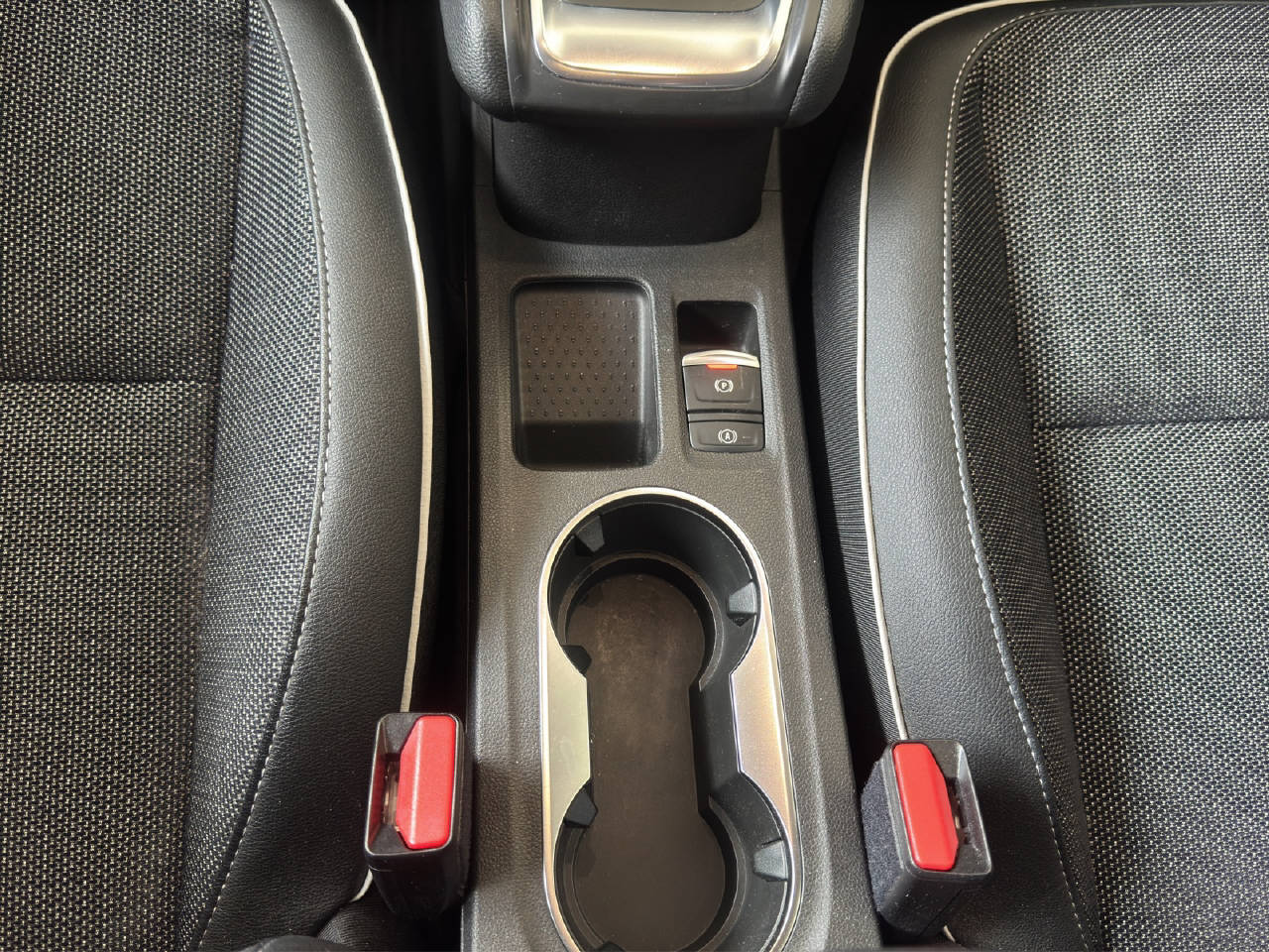 RENAULT Captur 1.3 TCe 155PS Edition One EDC-Automat-image-13