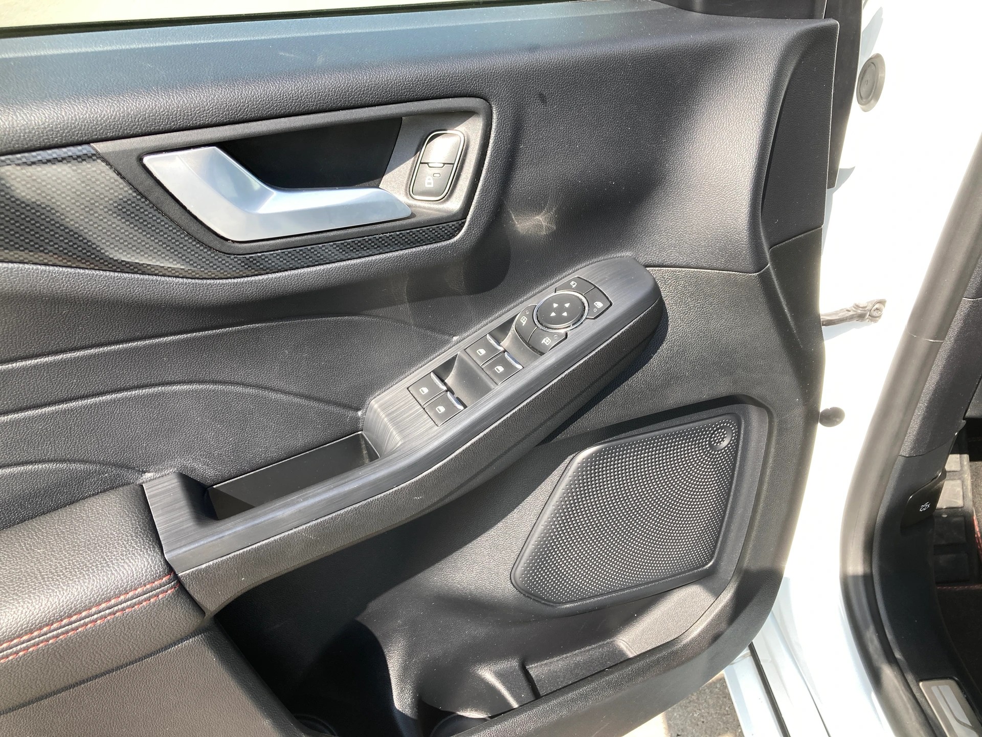 FORD Kuga 2.5 FHEV ST-Line X 4WD-image-10