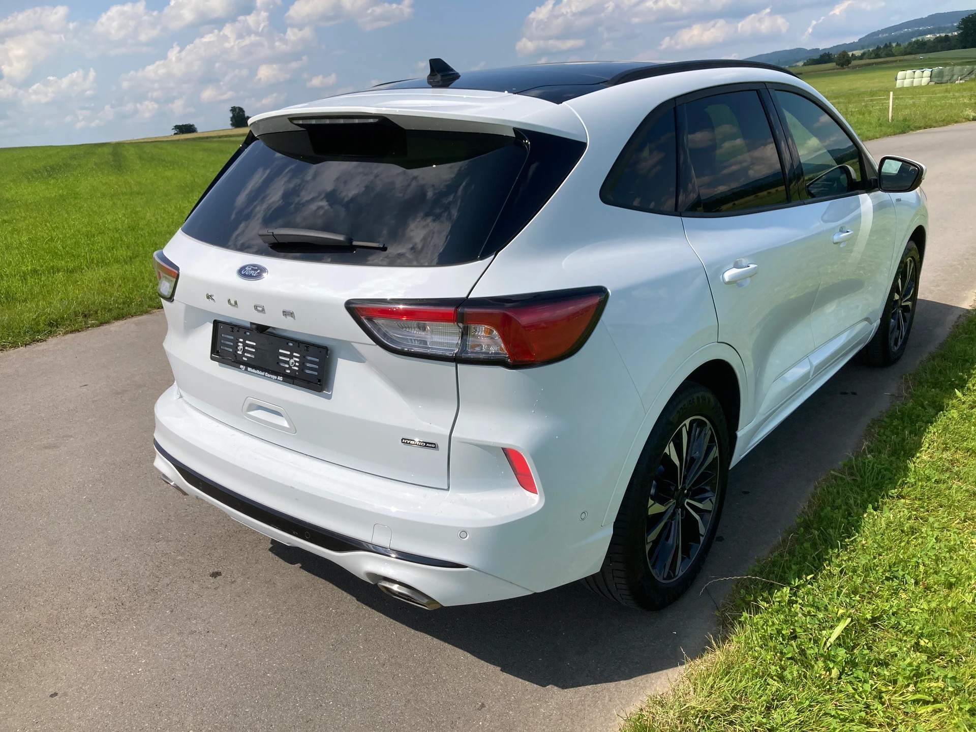 FORD Kuga 2.5 FHEV ST-Line X 4WD-image-2