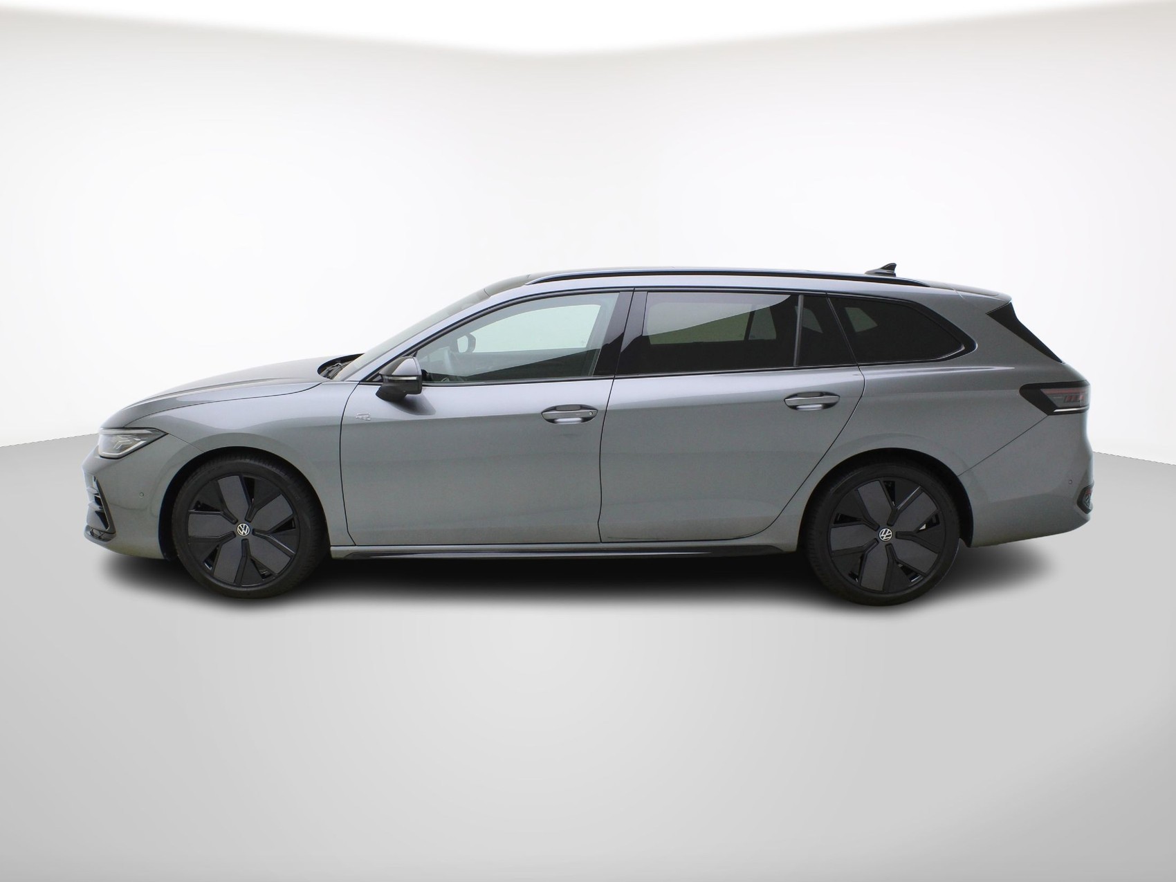 VW Passat Variant 2.0 TSI DSG R-Line 4Motion **VW Werksgarantie bis 10/2030**-image-2
