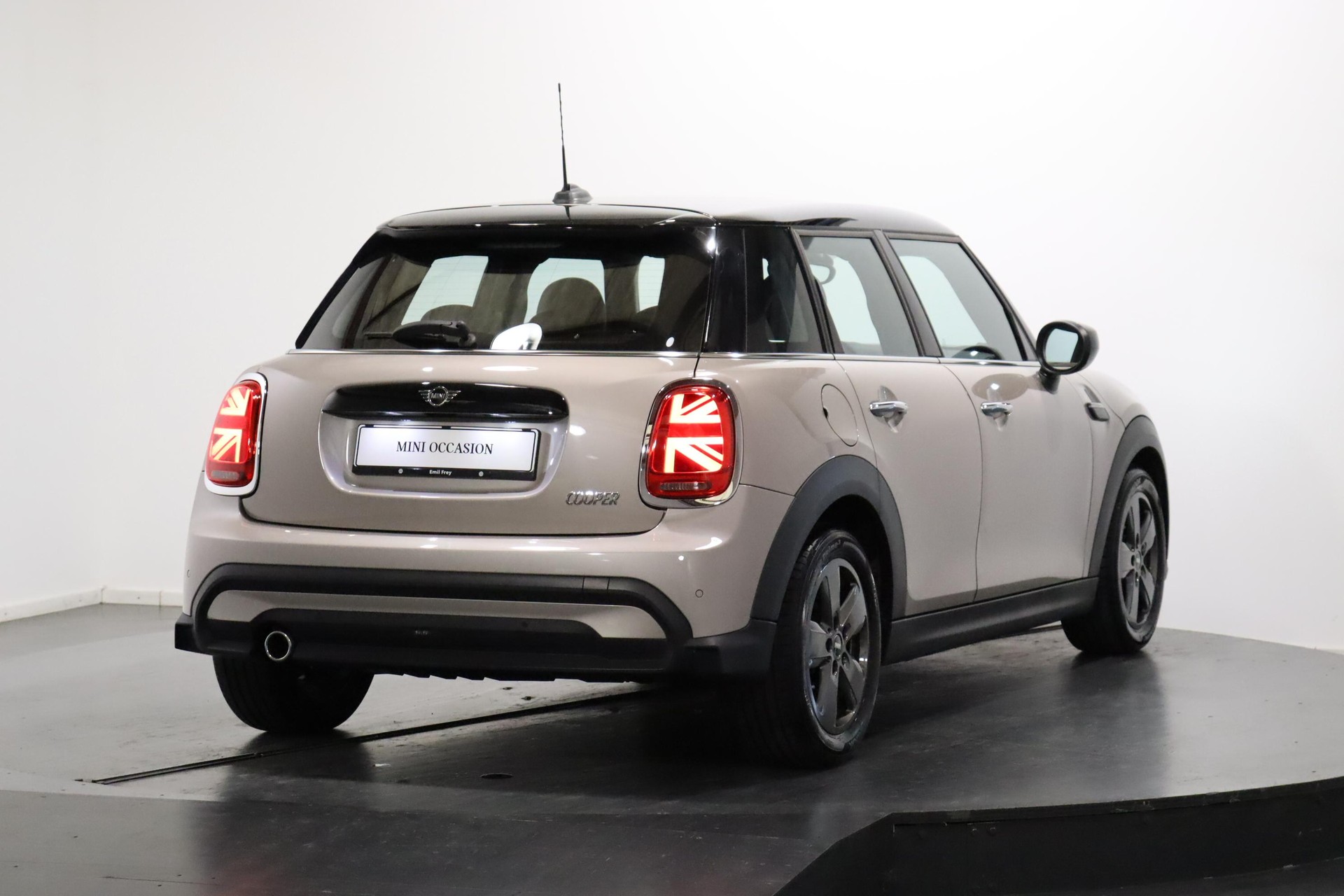 MINI F55 1.5i Cooper-image-1