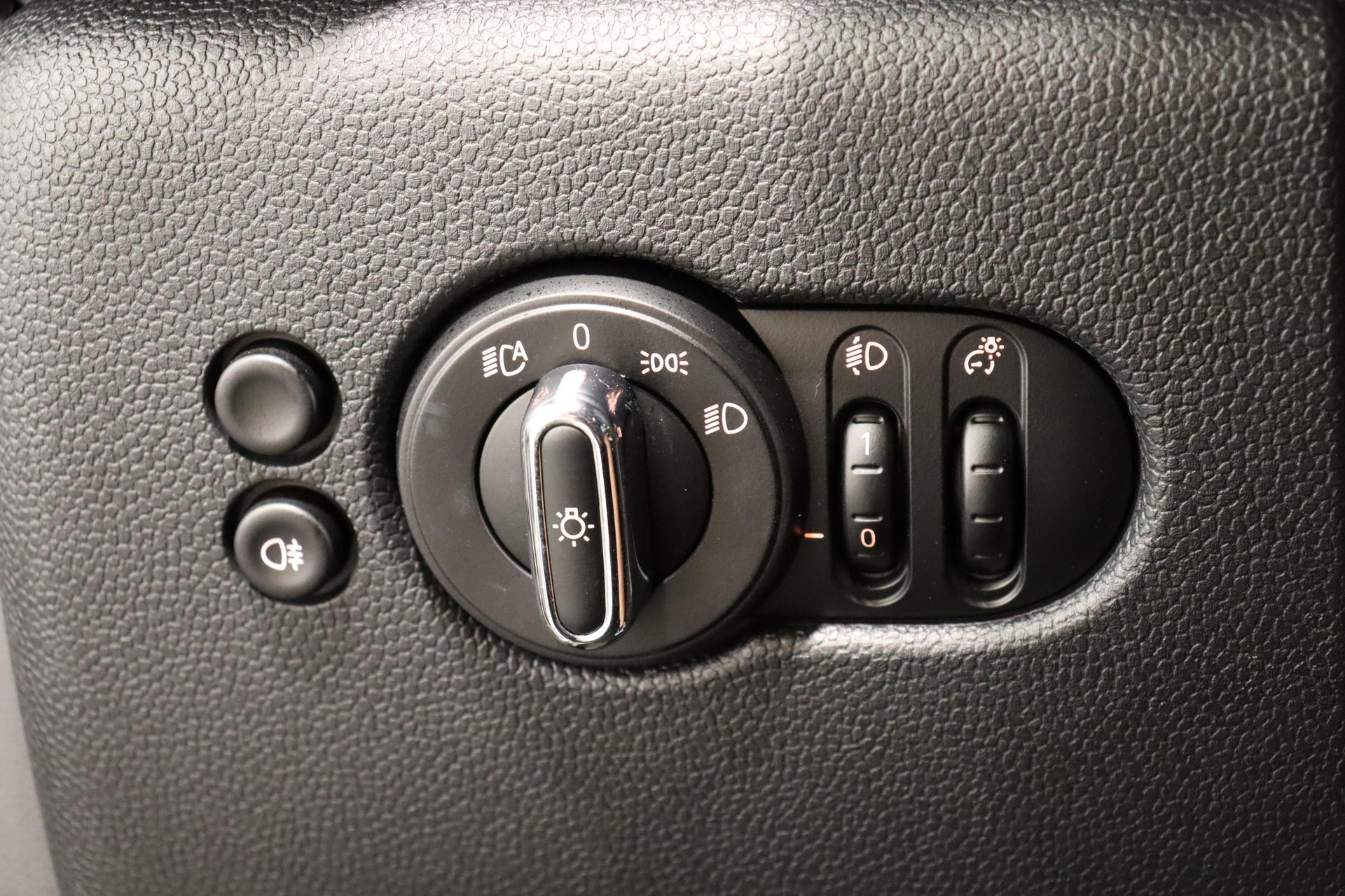 MINI F55 1.5i Cooper-image-19