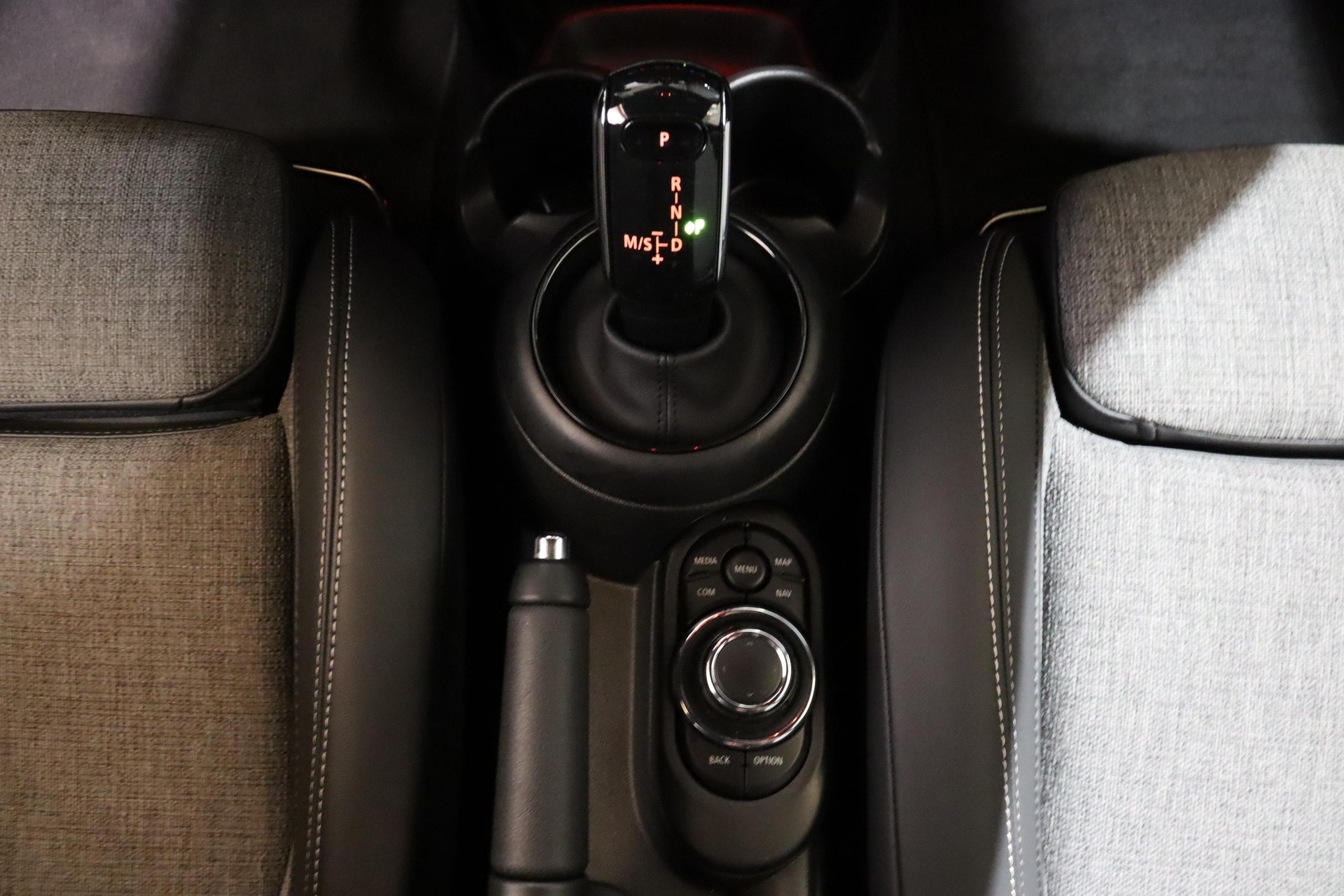 MINI F55 1.5i Cooper-image-10