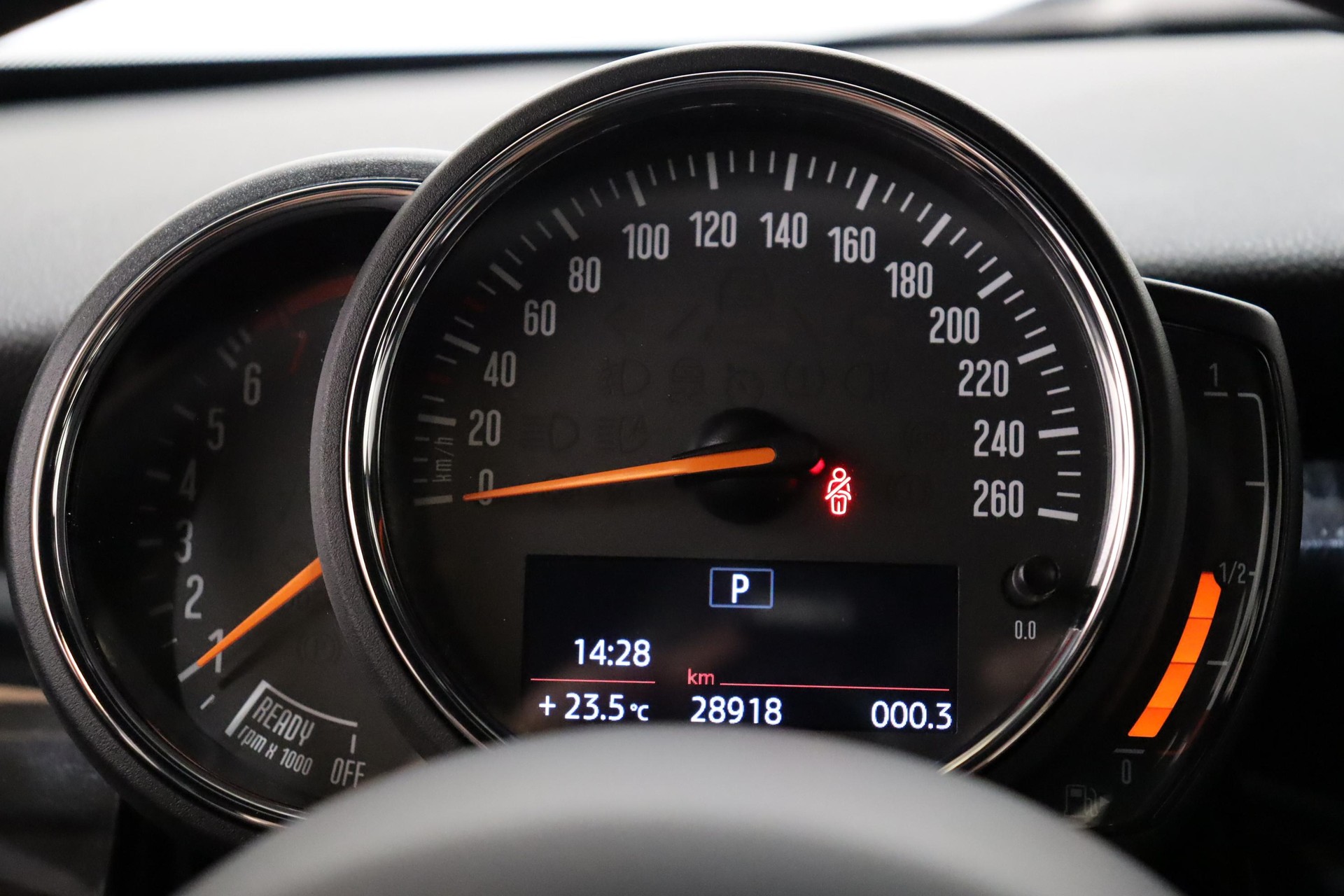 MINI F55 1.5i Cooper-image-11