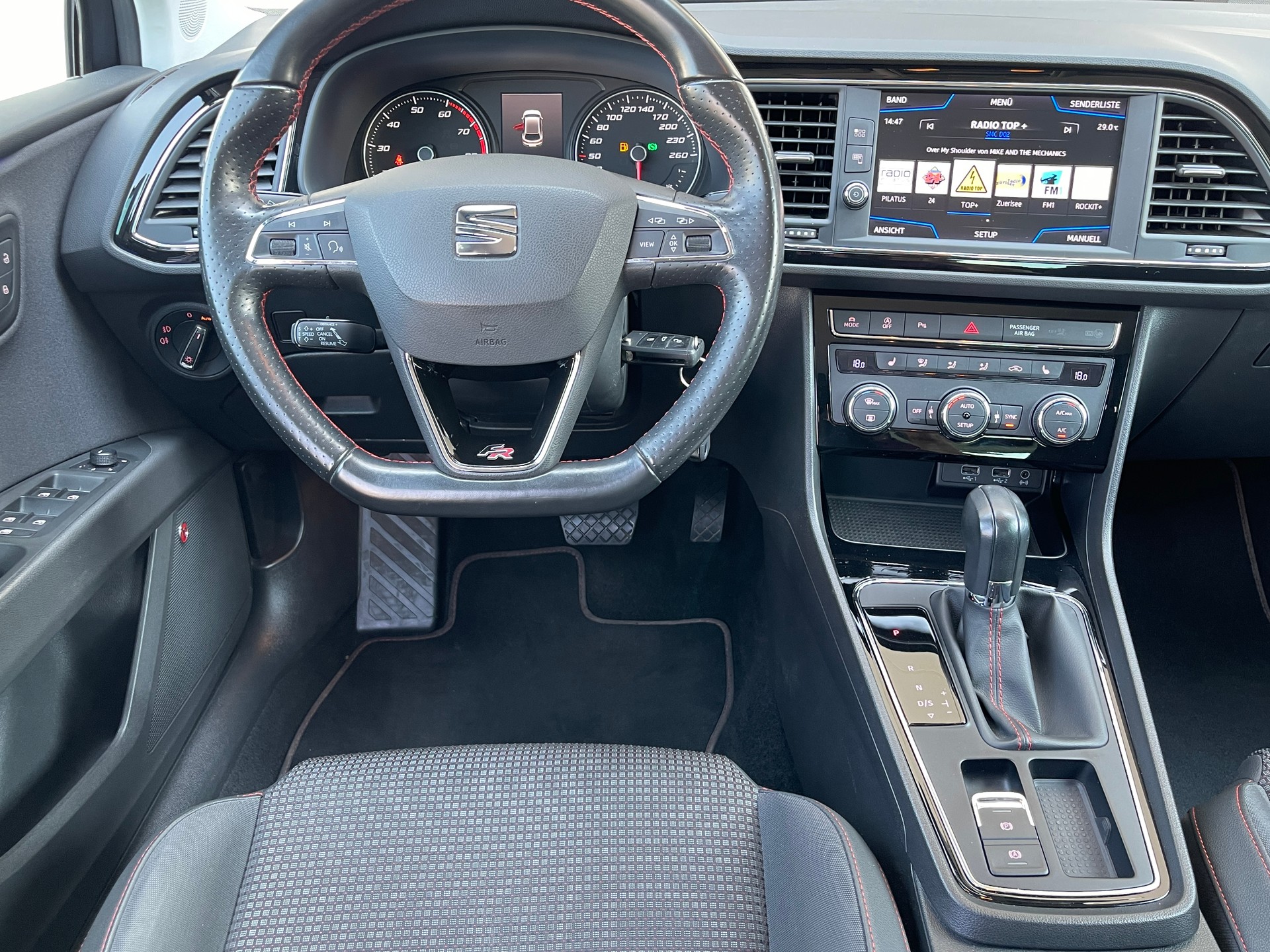 SEAT Leon 2.0 TSI FR DSG-image-9