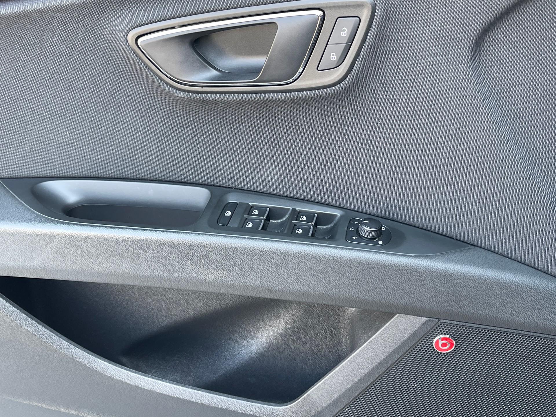 SEAT Leon 2.0 TSI FR DSG-image-23