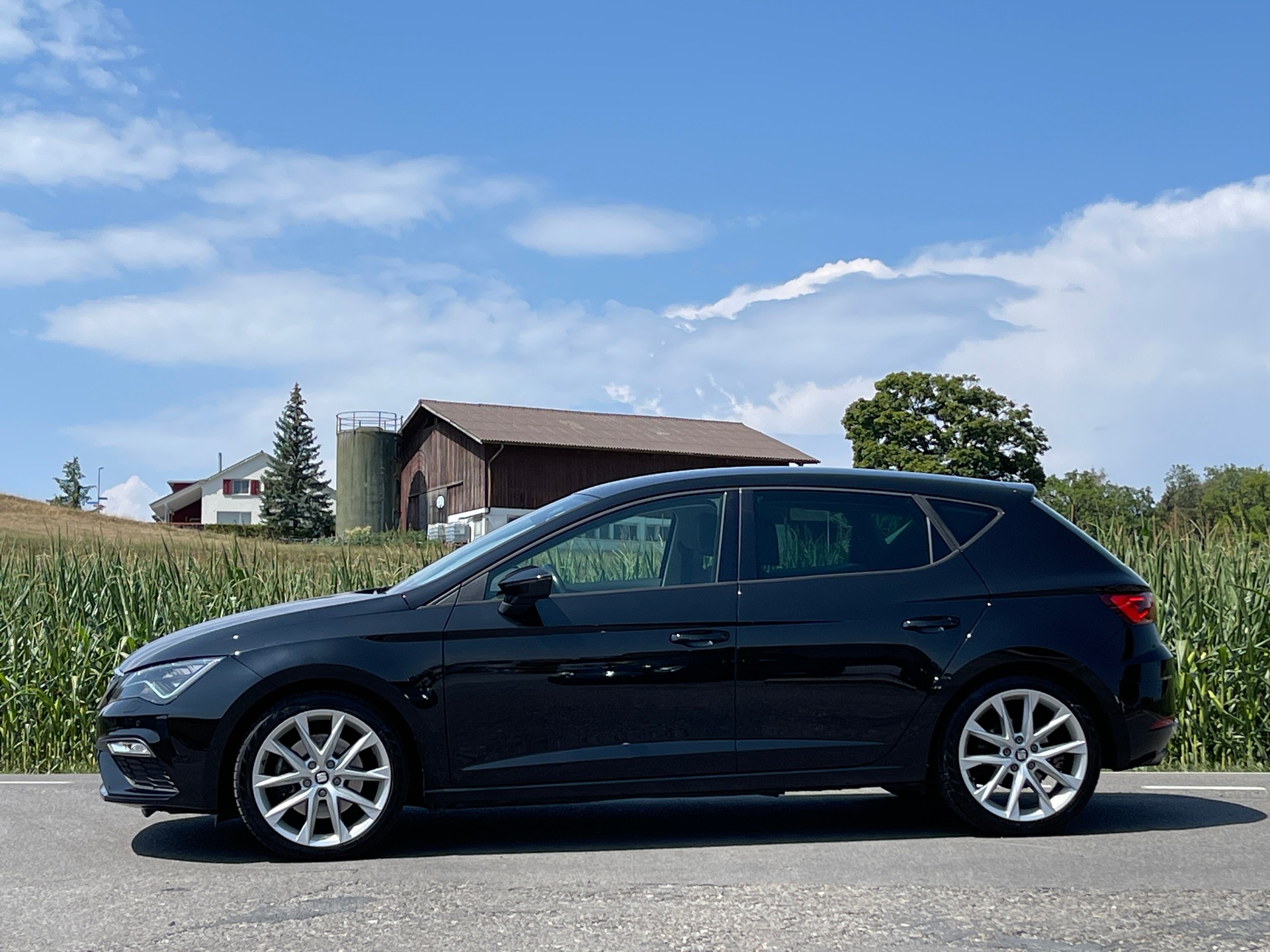 SEAT Leon 2.0 TSI FR DSG-image-1