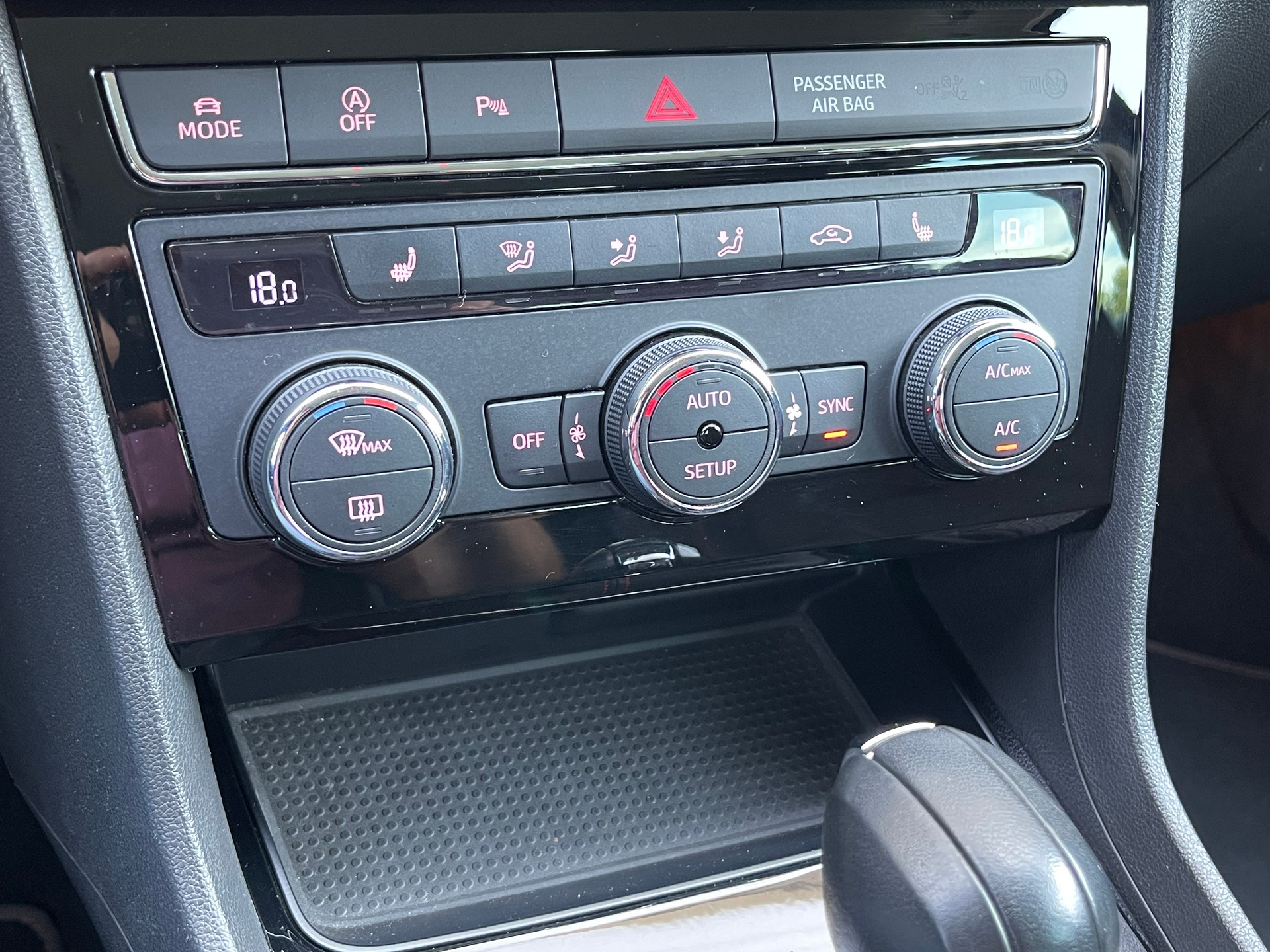 SEAT Leon 2.0 TSI FR DSG-image-12