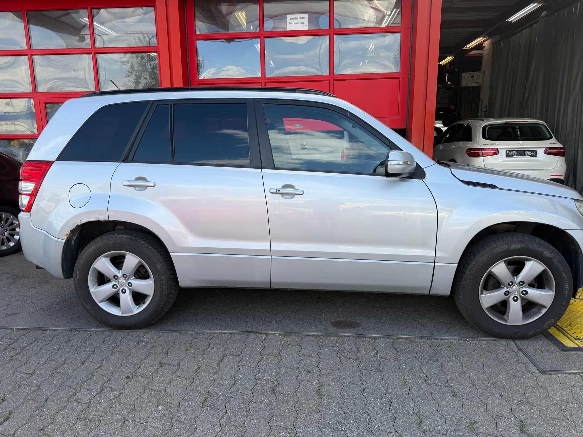 SUZUKI Grand Vitara 2.4 16V GL Top Barry Automatic-image-3
