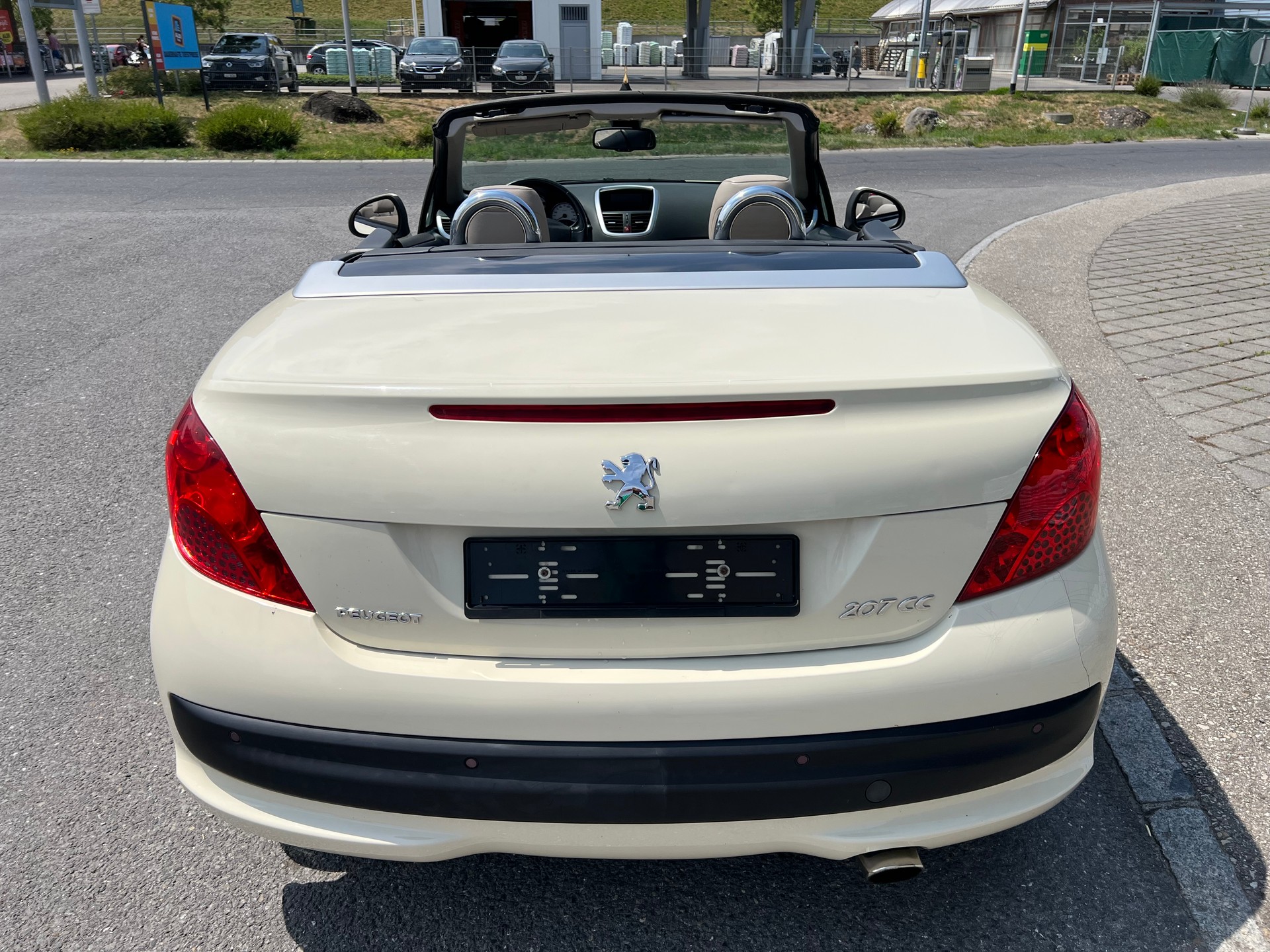 PEUGEOT 207 CC 1.6 16V Platinium Edition-image-13