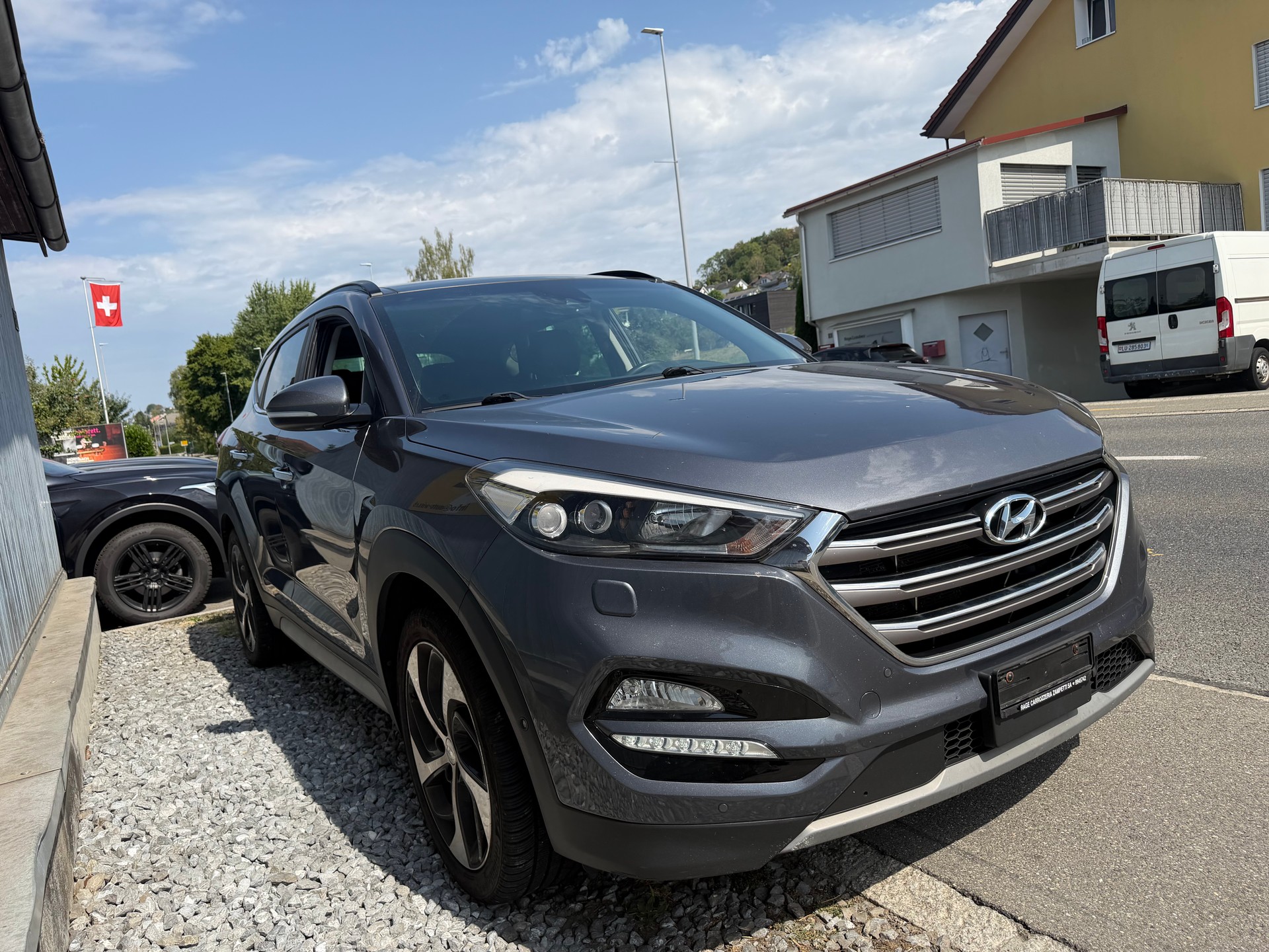 HYUNDAI Tucson 2.0 CRDI Vertex 4WD Automatic-image-2