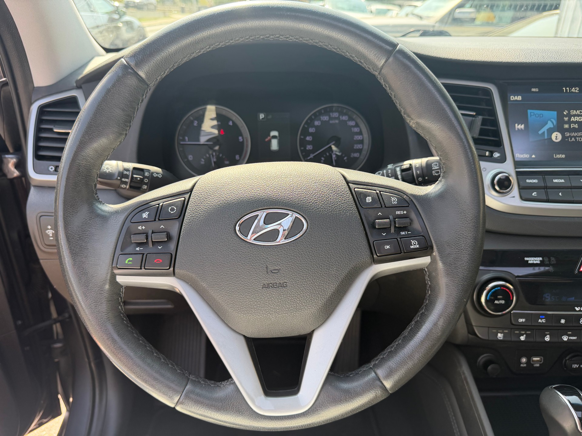 HYUNDAI Tucson 2.0 CRDI Vertex 4WD Automatic-image-16