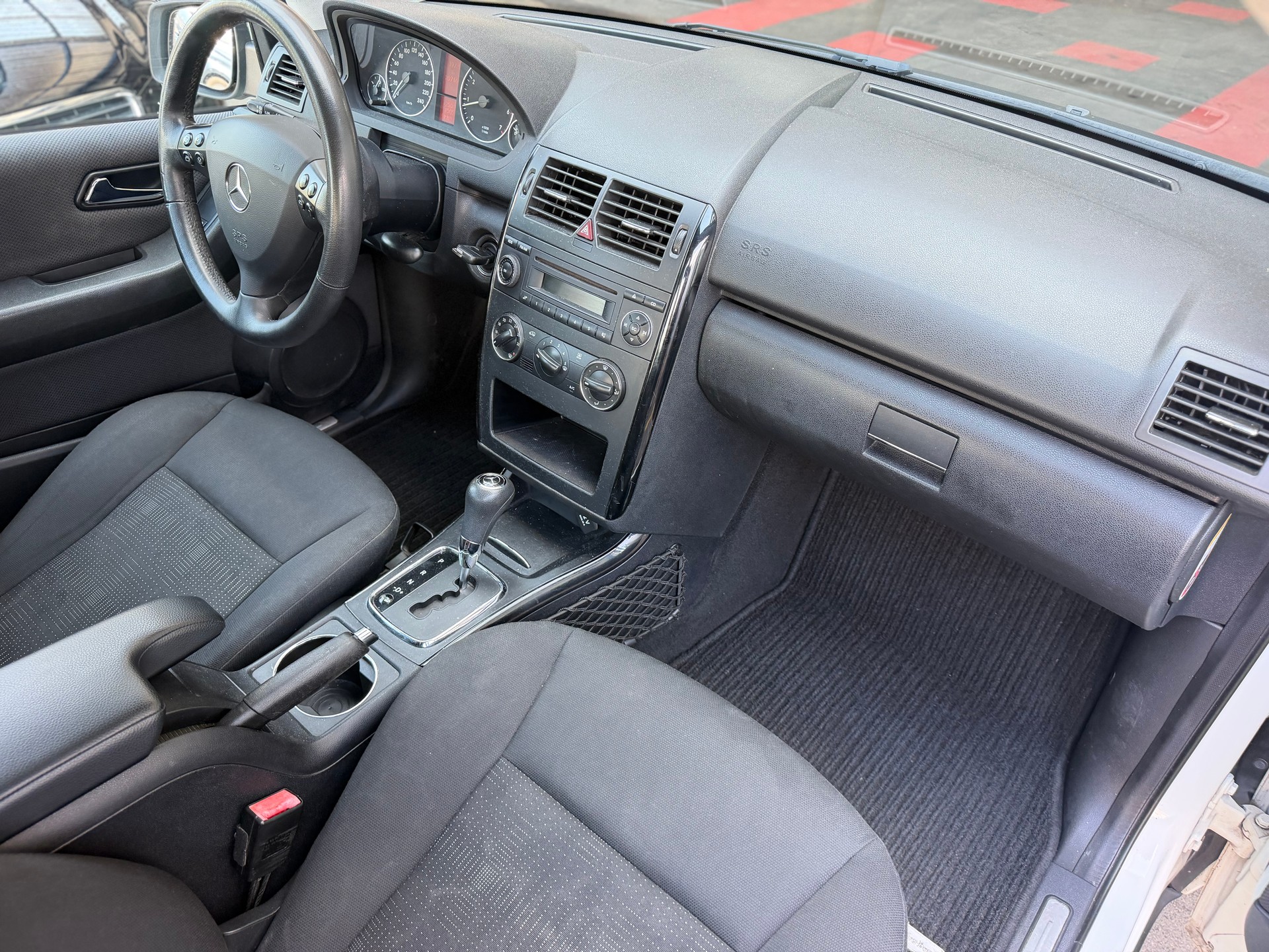 MERCEDES-BENZ A 160 (150) Elégance Autotronic-image-9