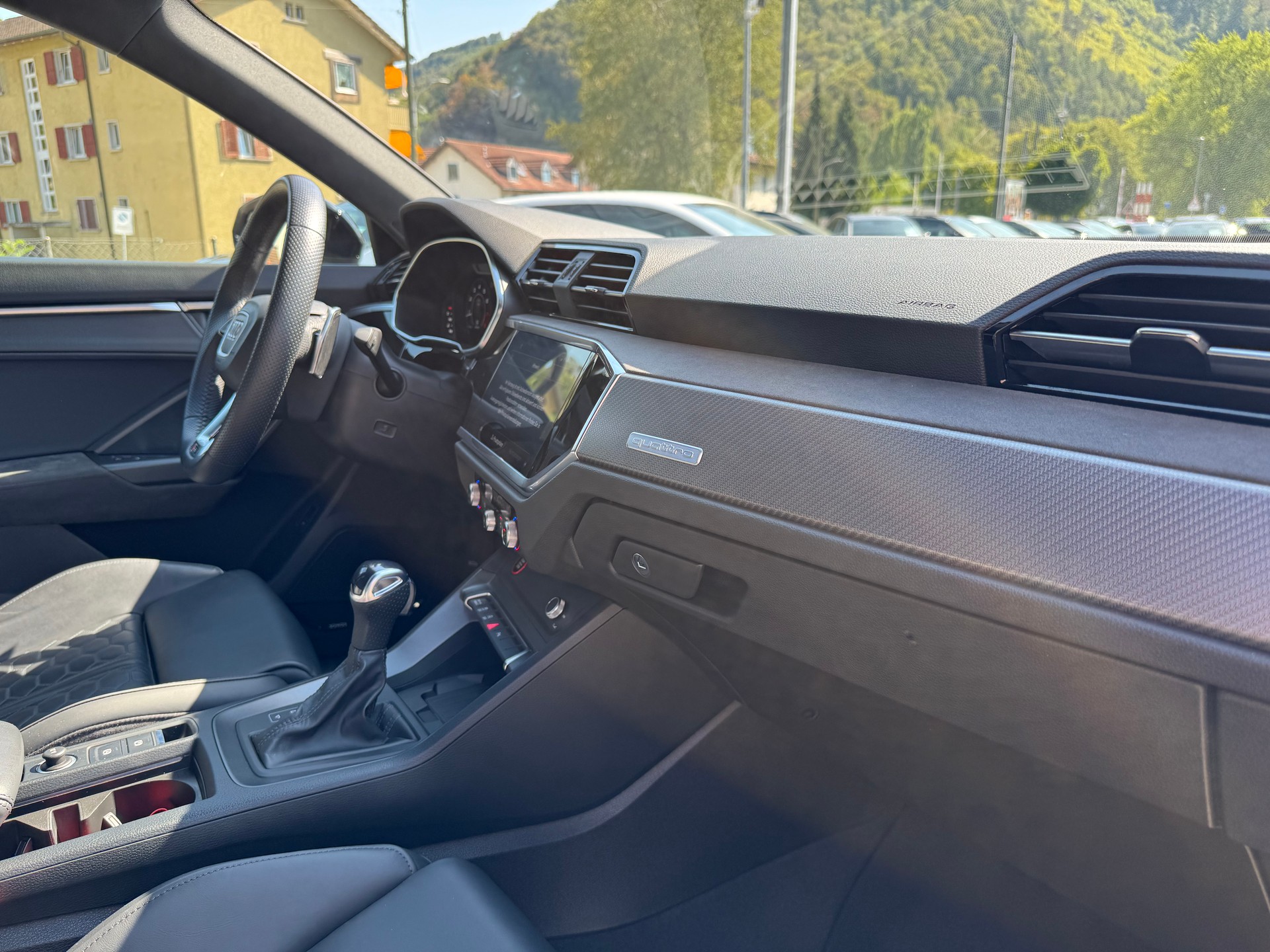 AUDI RS Q3 2.5 TFSI quattro S tronic-image-19