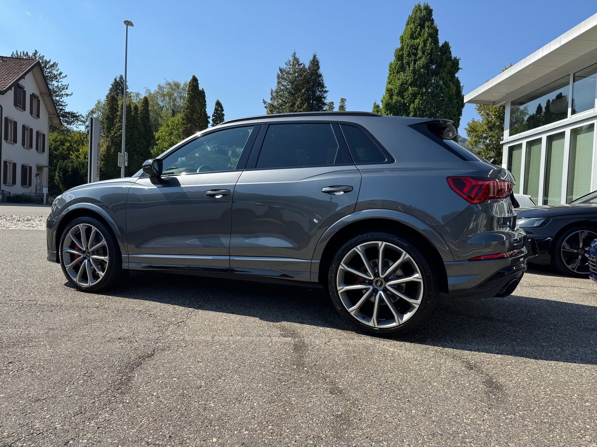 AUDI RS Q3 2.5 TFSI quattro S tronic-image-4