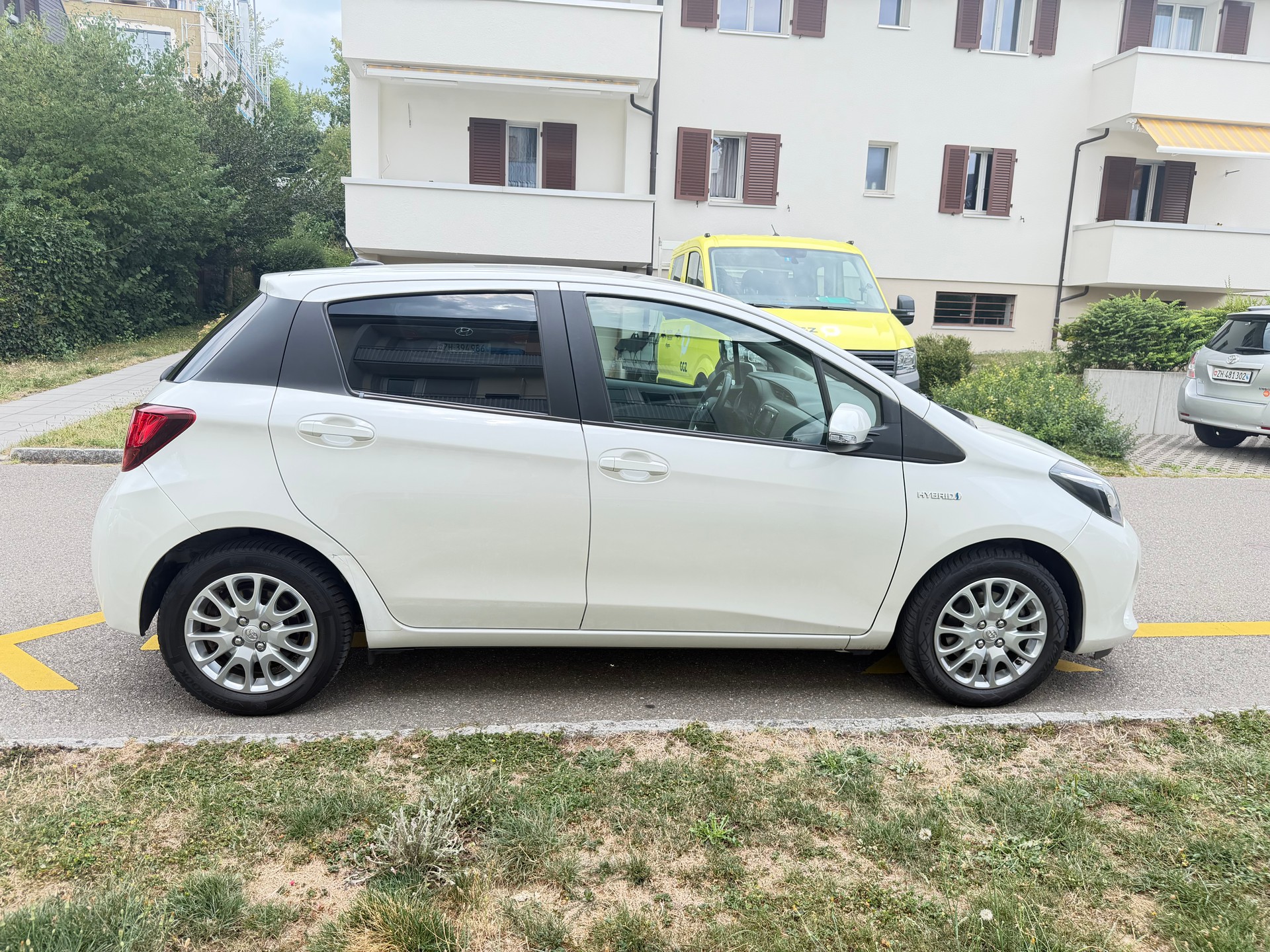 TOYOTA Yaris 1.5 VVT-i Hybrid Swiss Trend e-CVT/ FRISCH AB MFK. 11. 08. 2026. & SERVICE-image-6