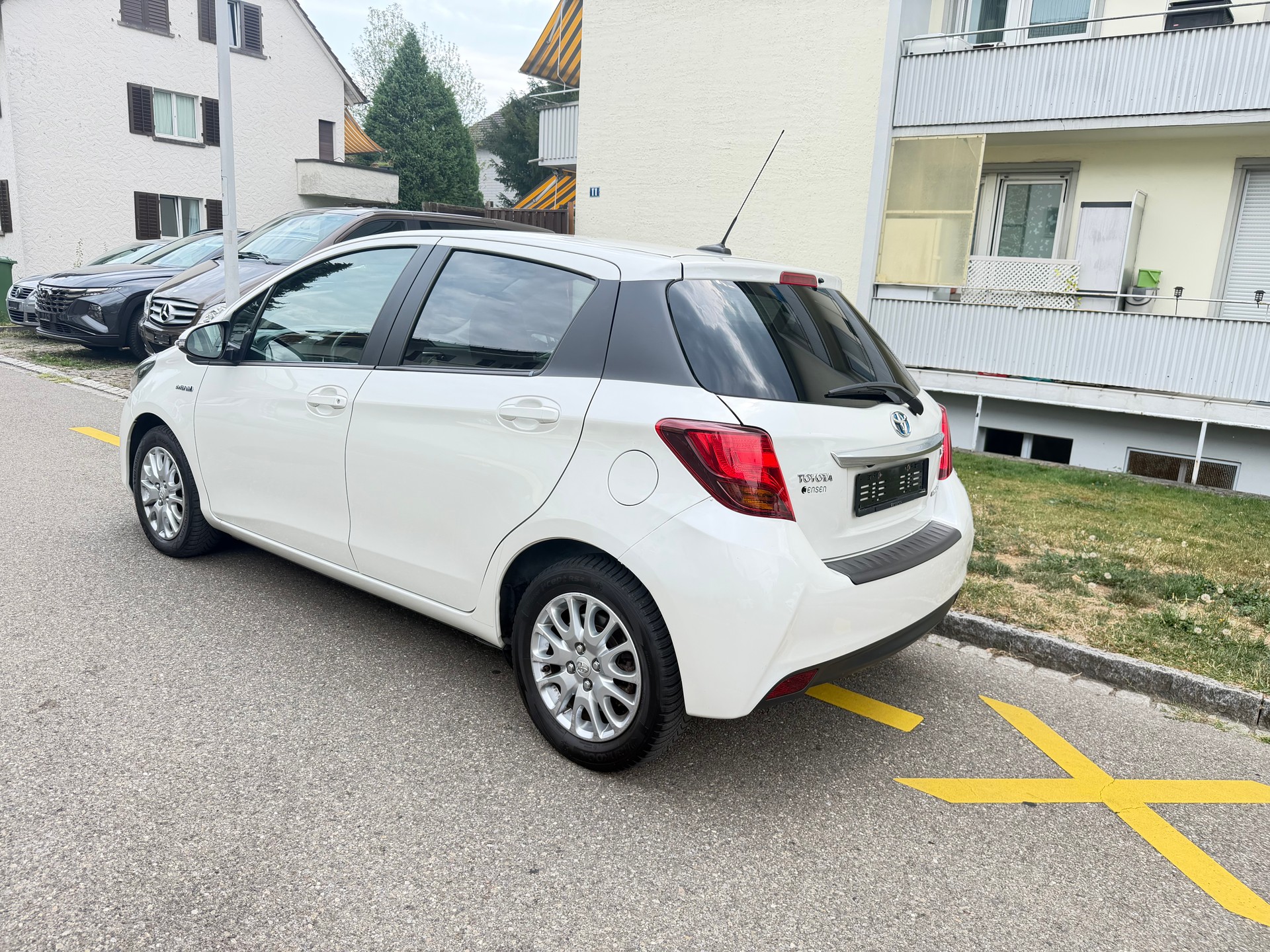 TOYOTA Yaris 1.5 VVT-i Hybrid Swiss Trend e-CVT/ FRISCH AB MFK. 11. 08. 2026. & SERVICE-image-3