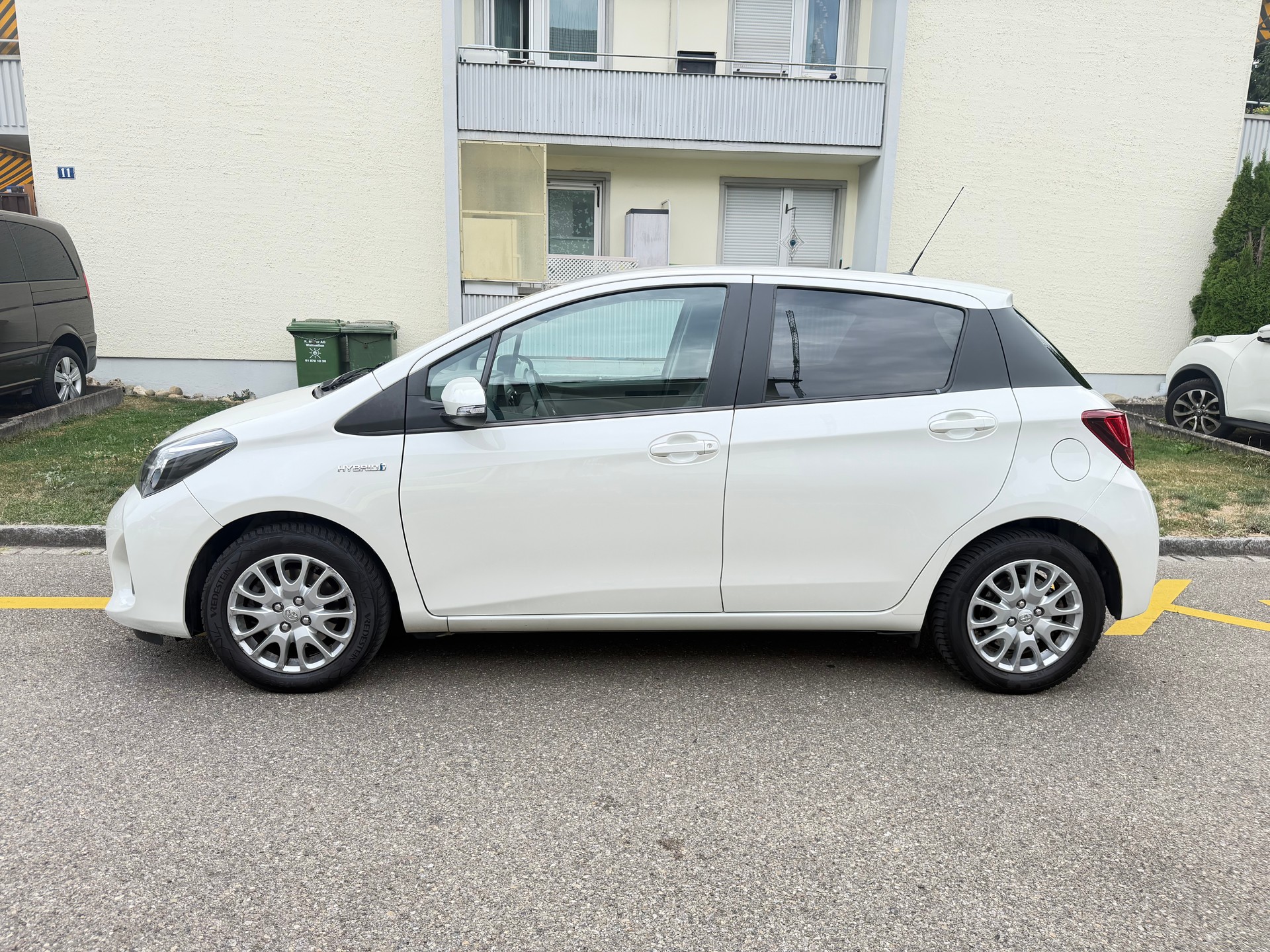 TOYOTA Yaris 1.5 VVT-i Hybrid Swiss Trend e-CVT/ FRISCH AB MFK. 11. 08. 2026. & SERVICE-image-2