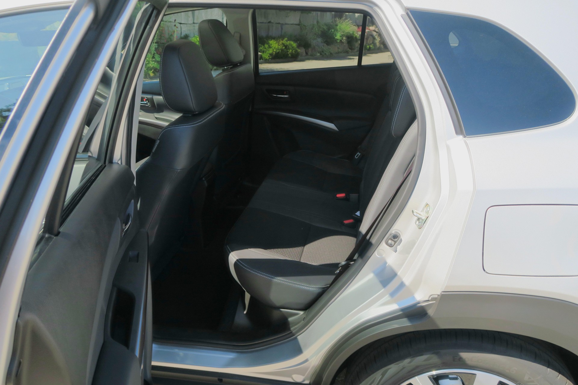SUZUKI S-Cross 1.4 T Piz Sulai Top Hybrid 4x4-image-2