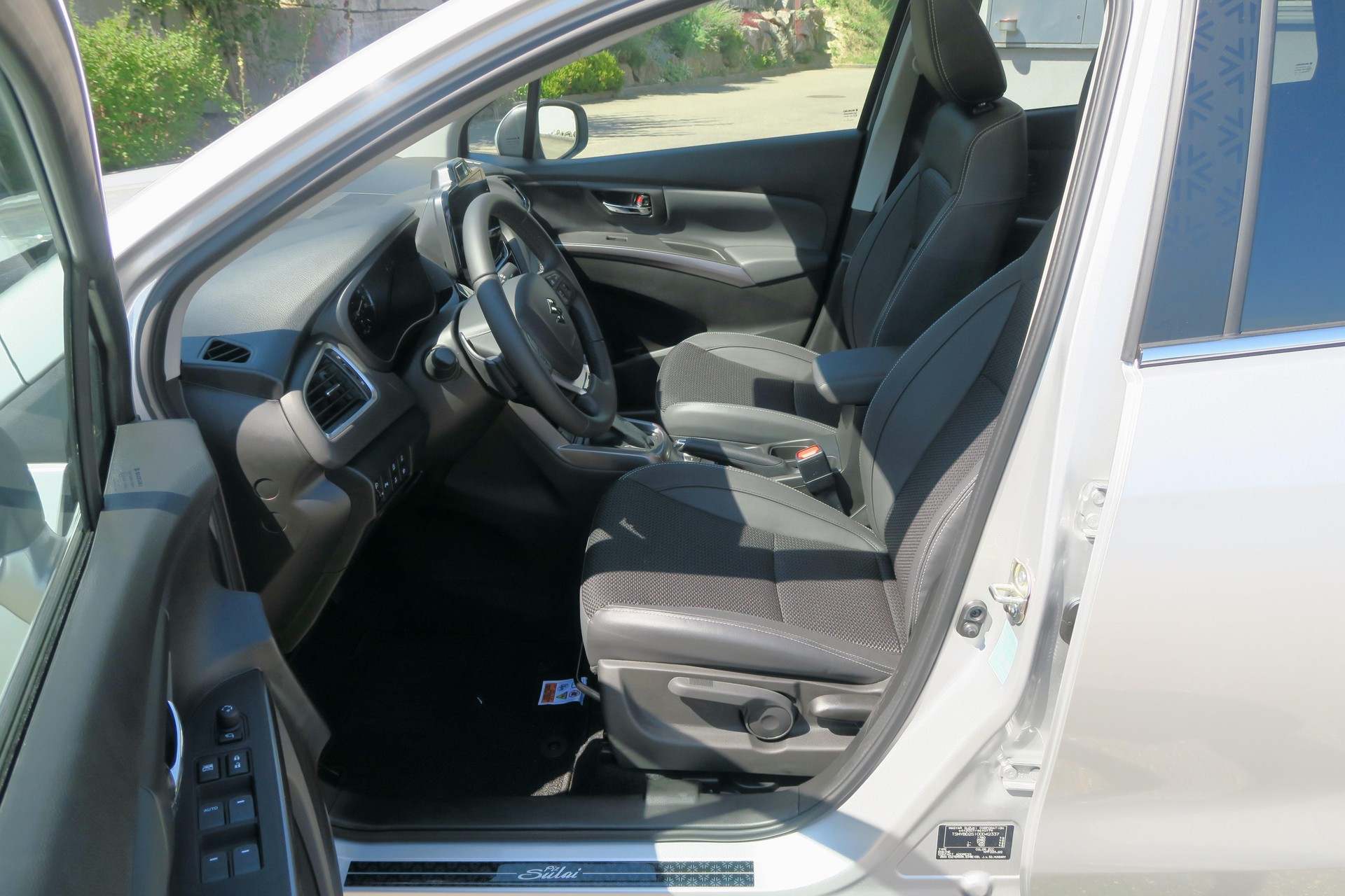 SUZUKI S-Cross 1.4 T Piz Sulai Top Hybrid 4x4-image-3