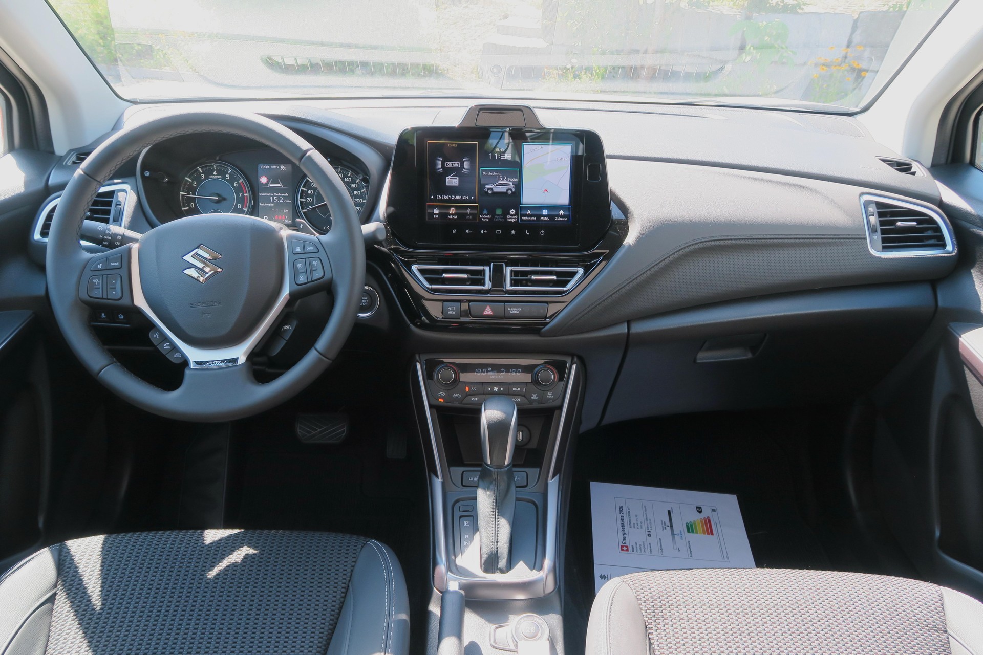 SUZUKI S-Cross 1.4 T Piz Sulai Top Hybrid 4x4-image-4