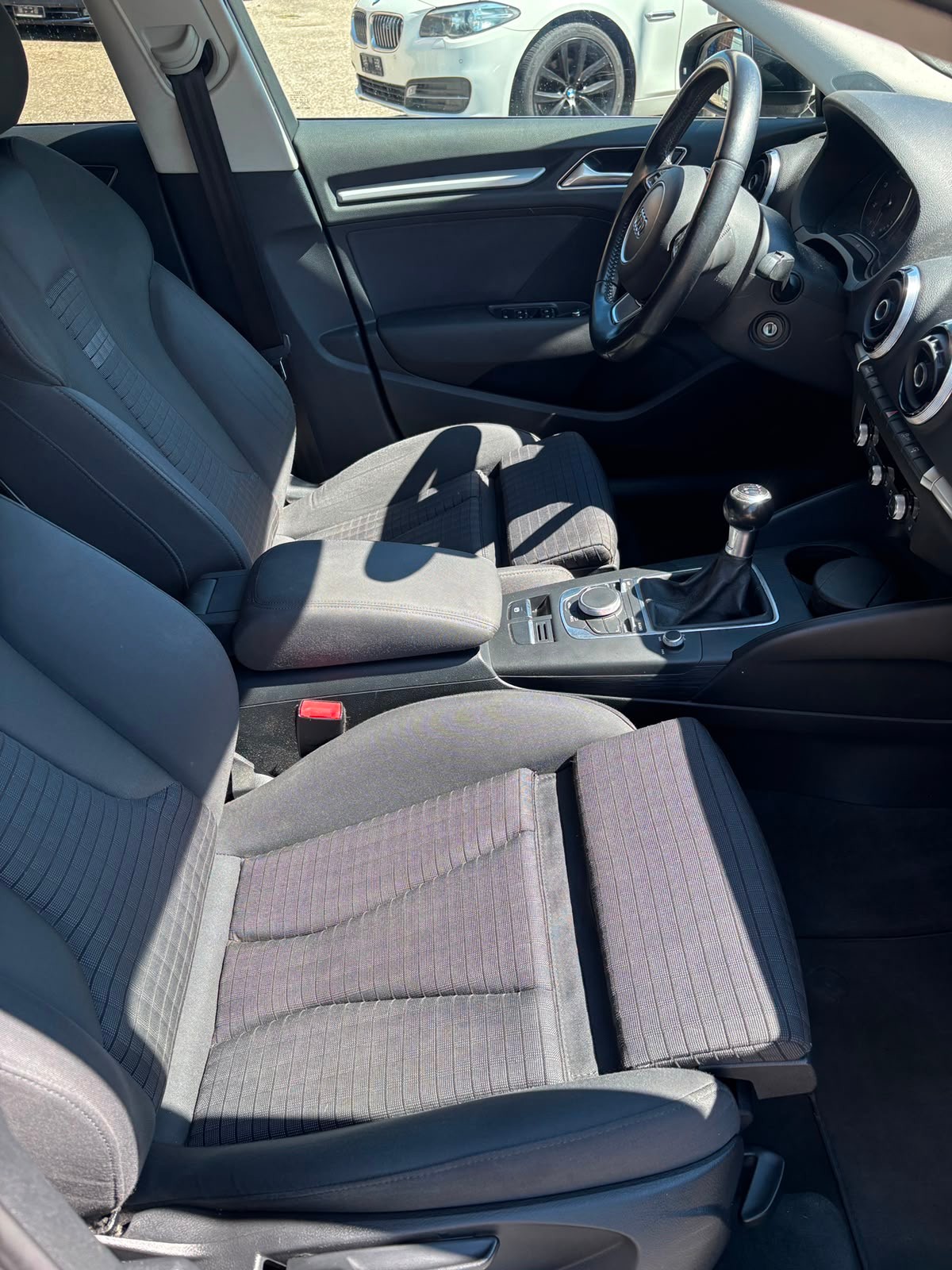 AUDI A3 Sportback 1.4 TFSI Ambition-image-6