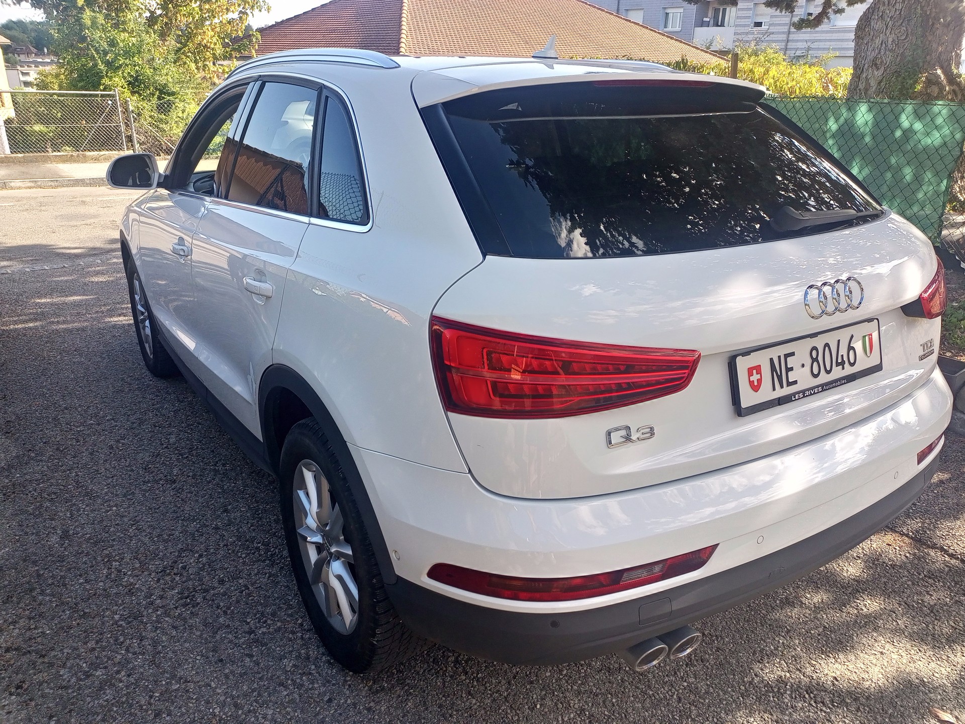 AUDI Q3 2.0 TDI quattro S-tronic-image-5