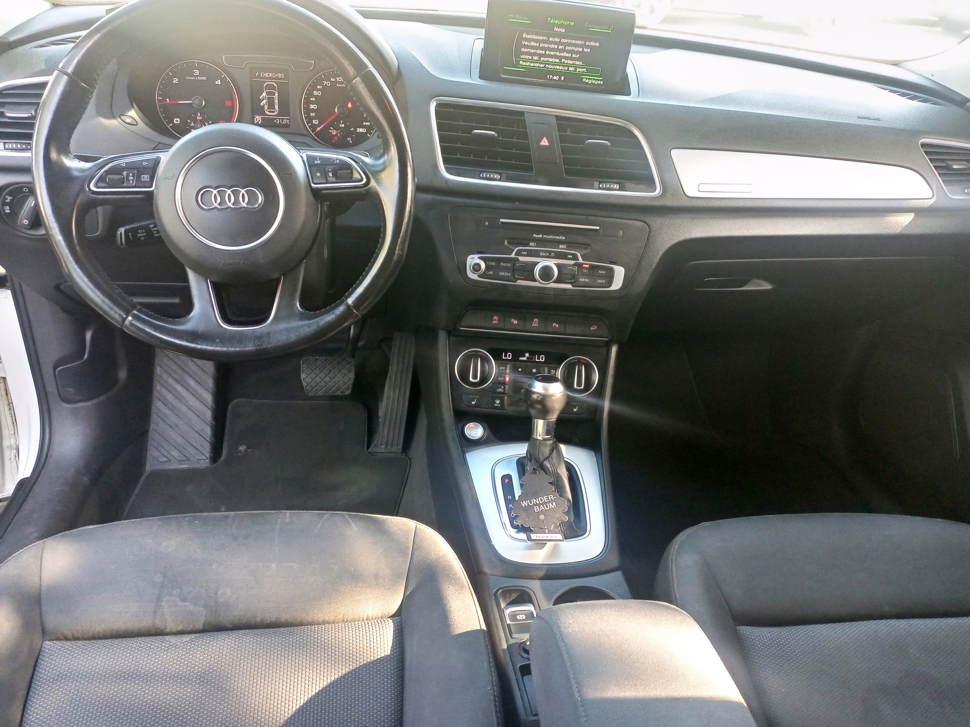AUDI Q3 2.0 TDI quattro S-tronic-image-6