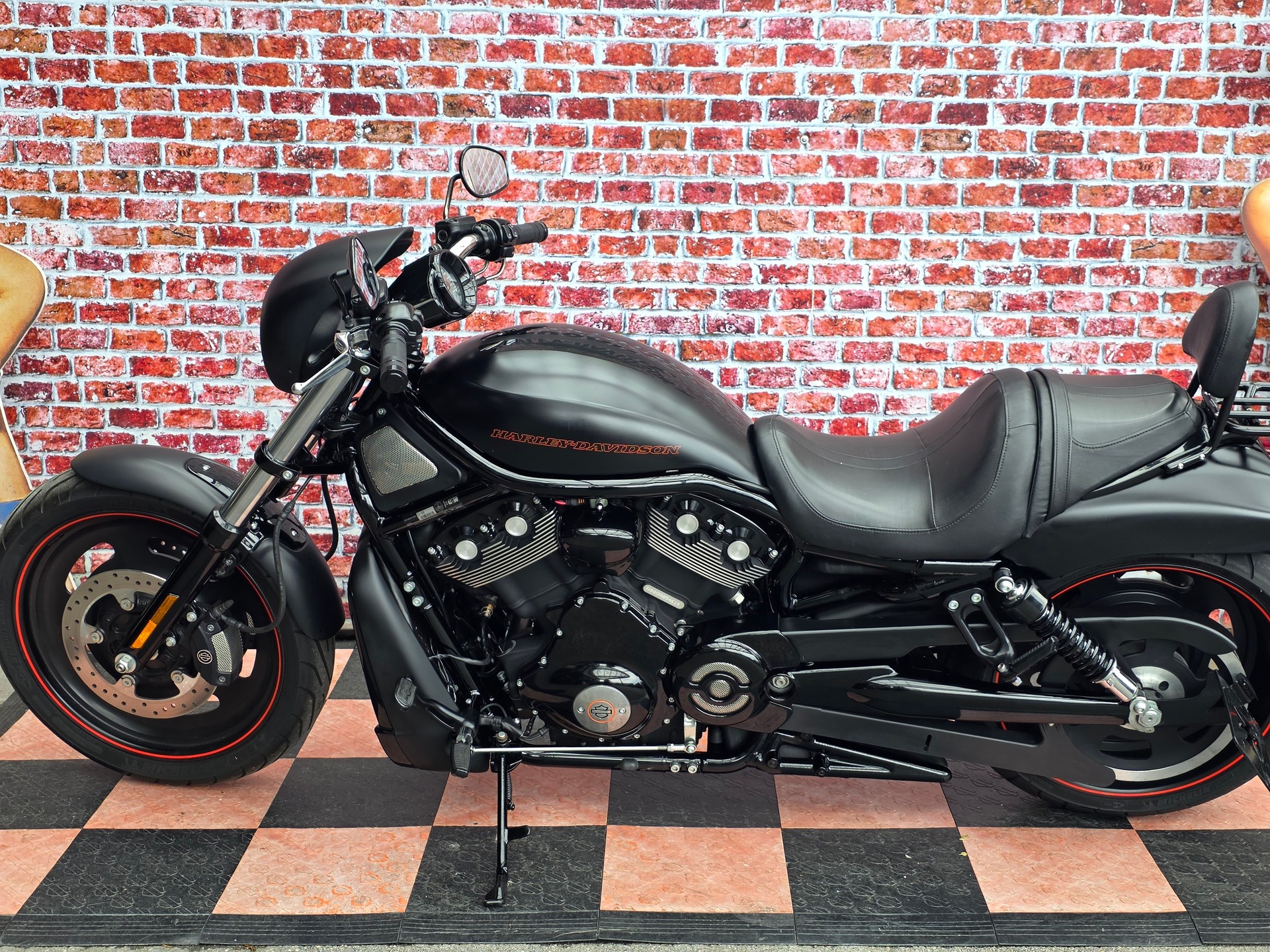 HARLEY-DAVIDSON VRSCDX Night Rod Special ABS-showroom-element-3