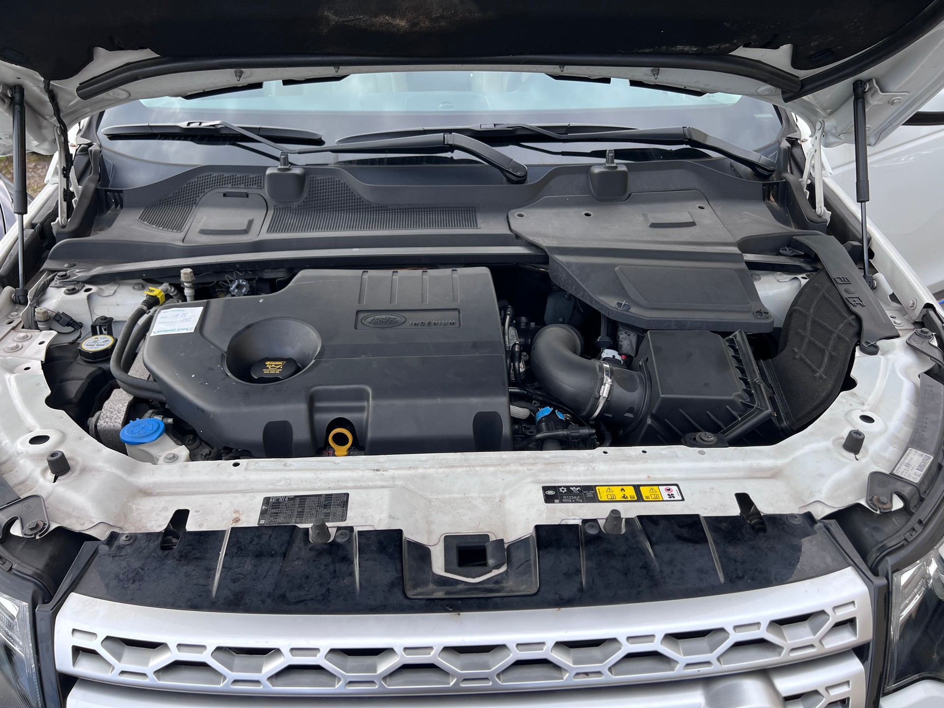 LAND ROVER Discovery Sport 2.0 TD4 HSE-image-9