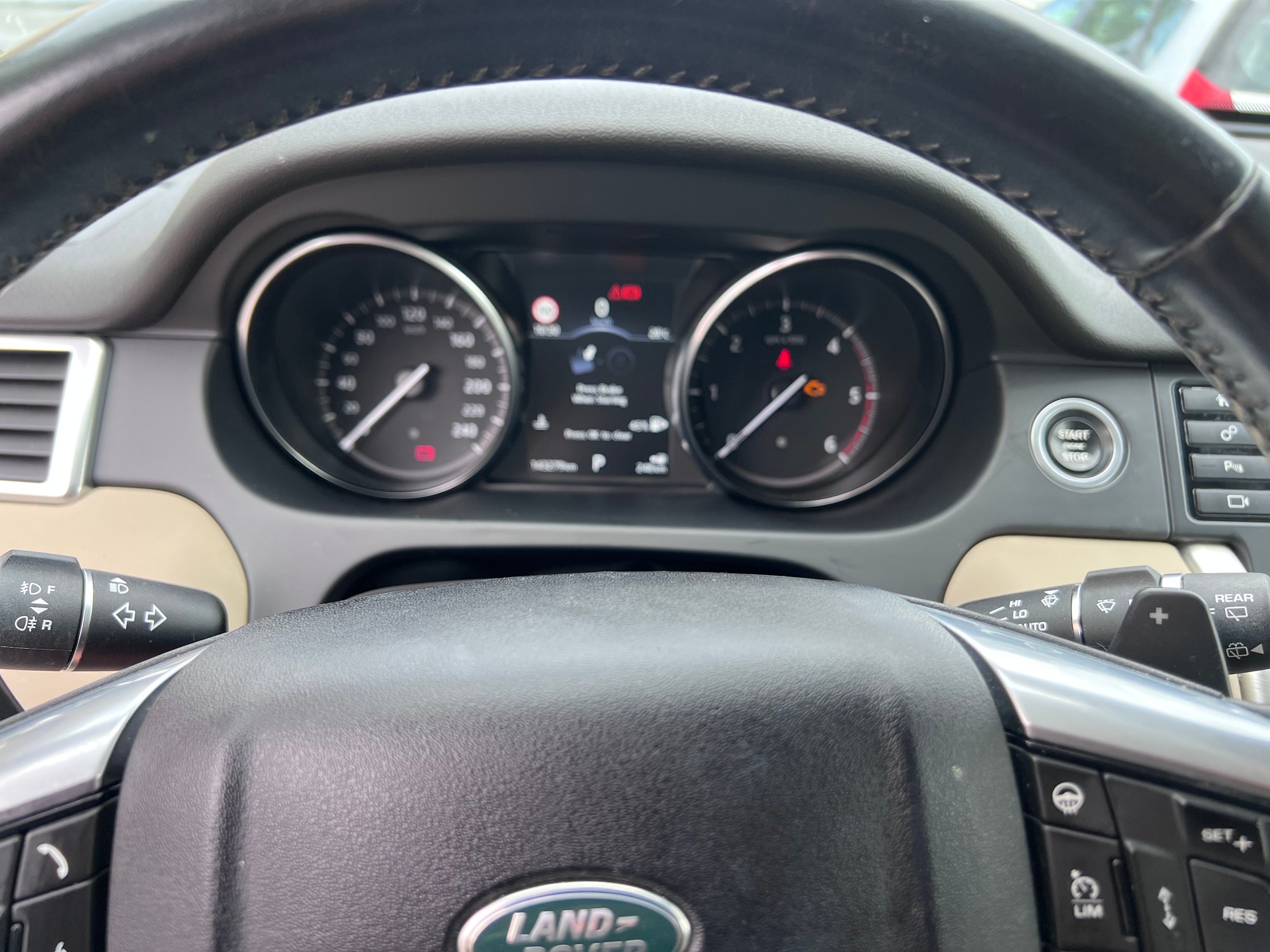 LAND ROVER Discovery Sport 2.0 TD4 HSE-image-5