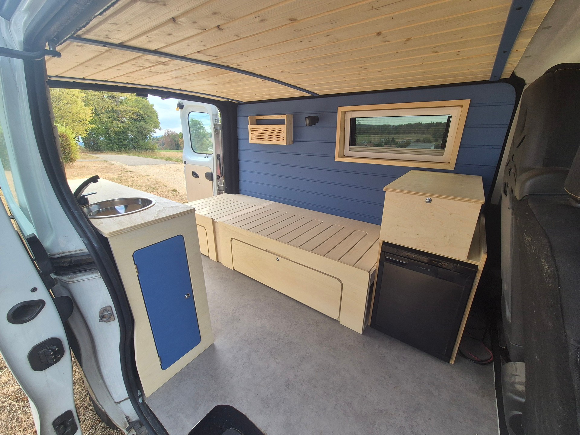 RENAULT Trafic Camper L1H1 Neue Ausbau-image-0