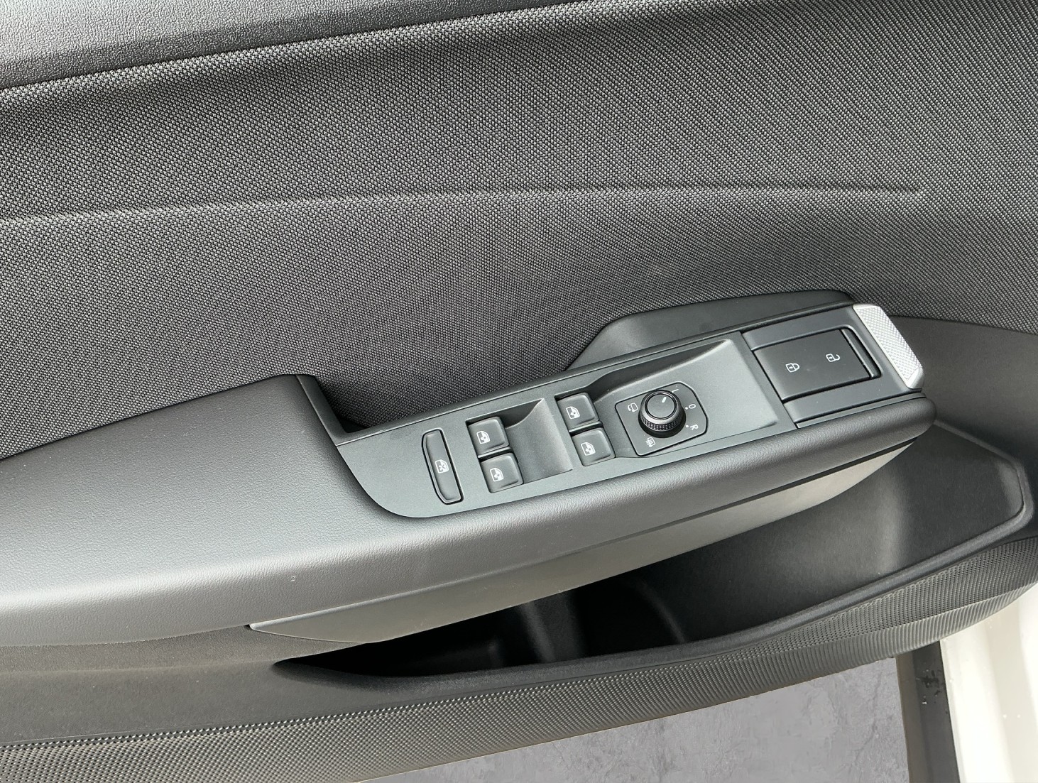 VW ID.Polo 52 kWh Life Edition One-image-7