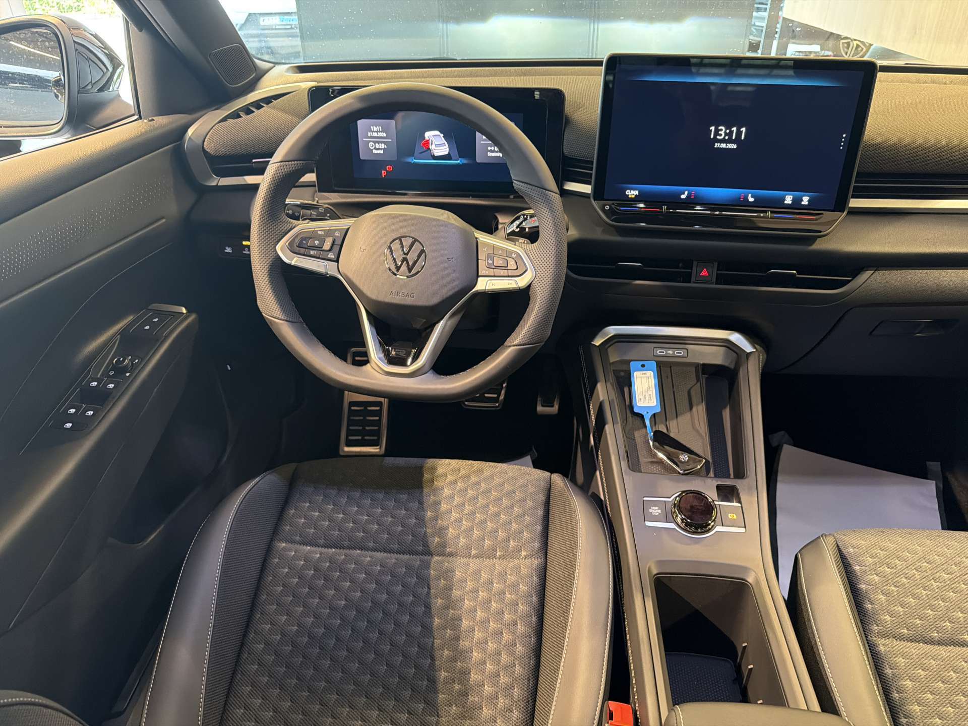 VW T-Roc 1.5 eTSi mHEV R-Line DSG-Automat-image-4
